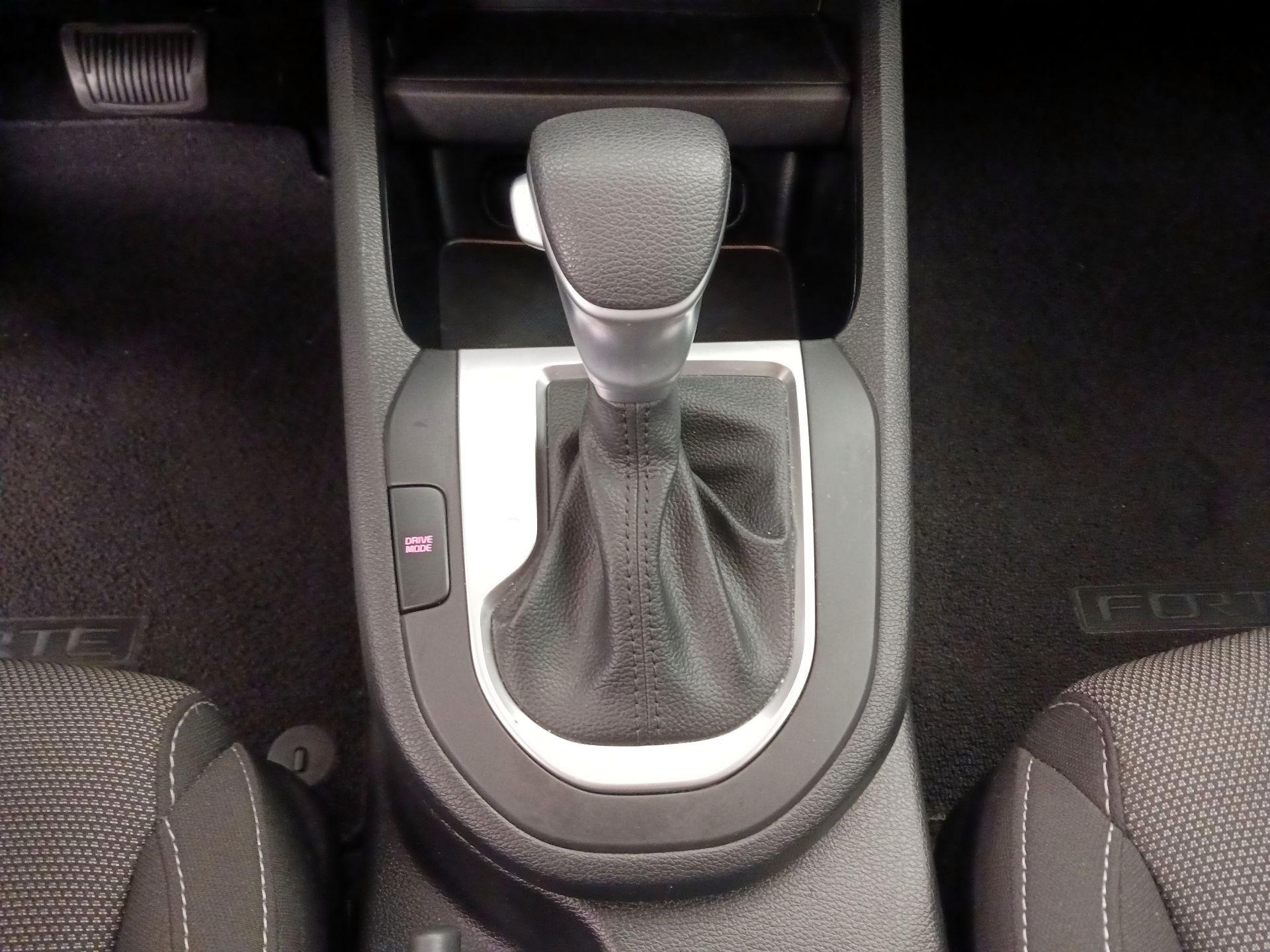 Thumbnail: 2023 Kia Forte - 17