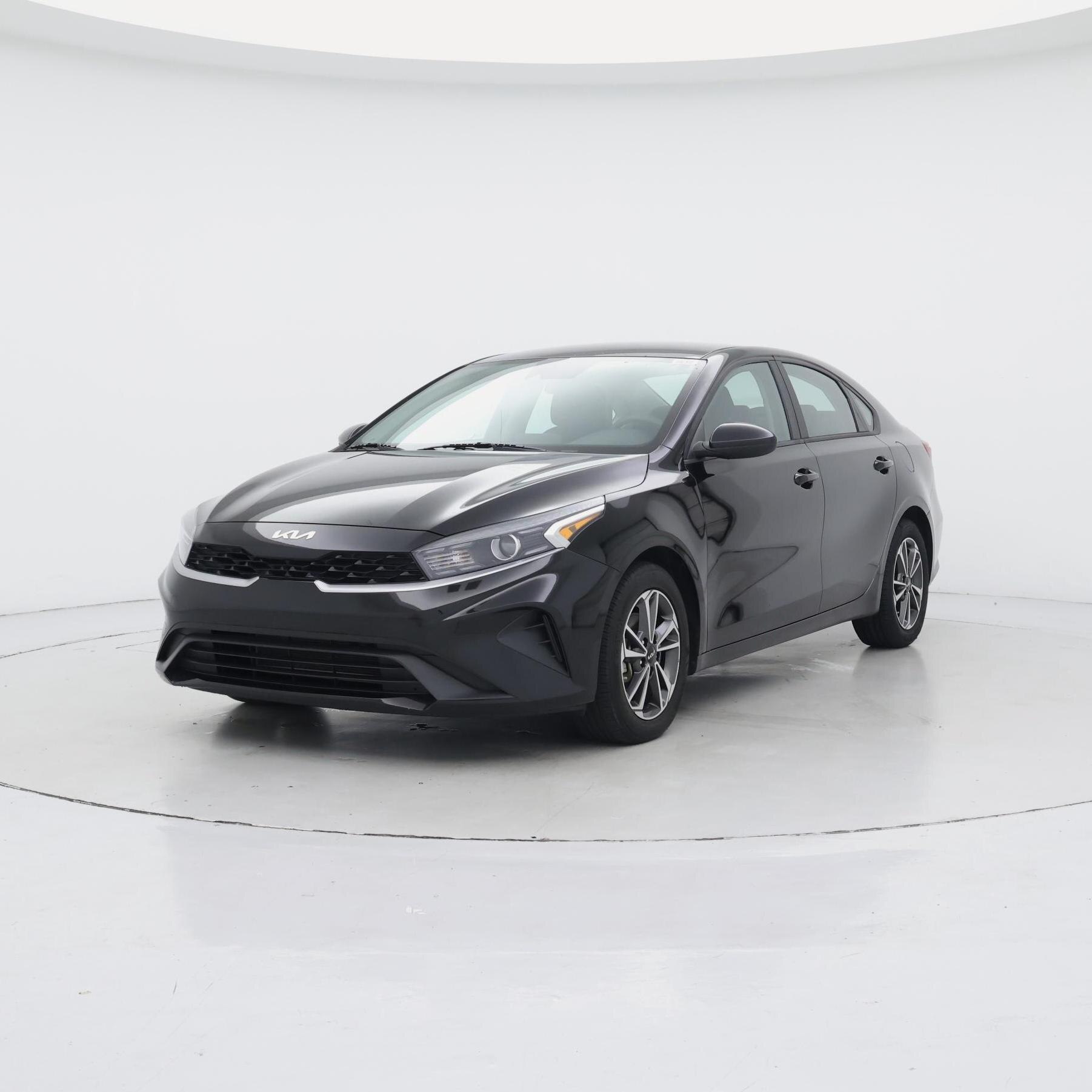 Thumbnail: 2023 Kia Forte - 4
