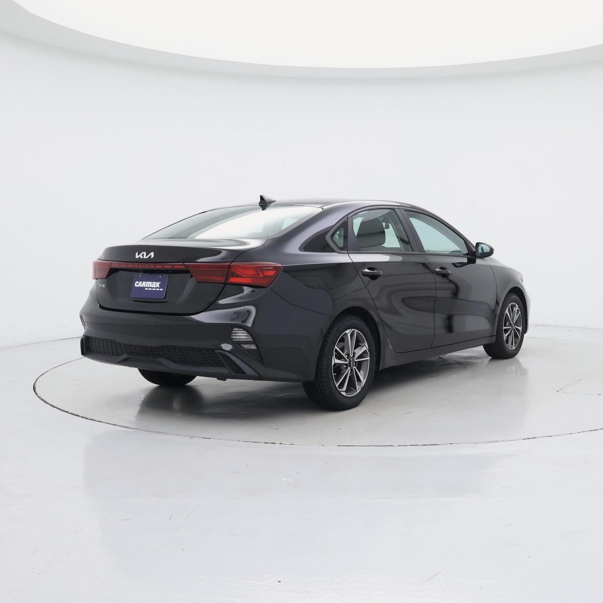 Thumbnail: 2023 Kia Forte - 8