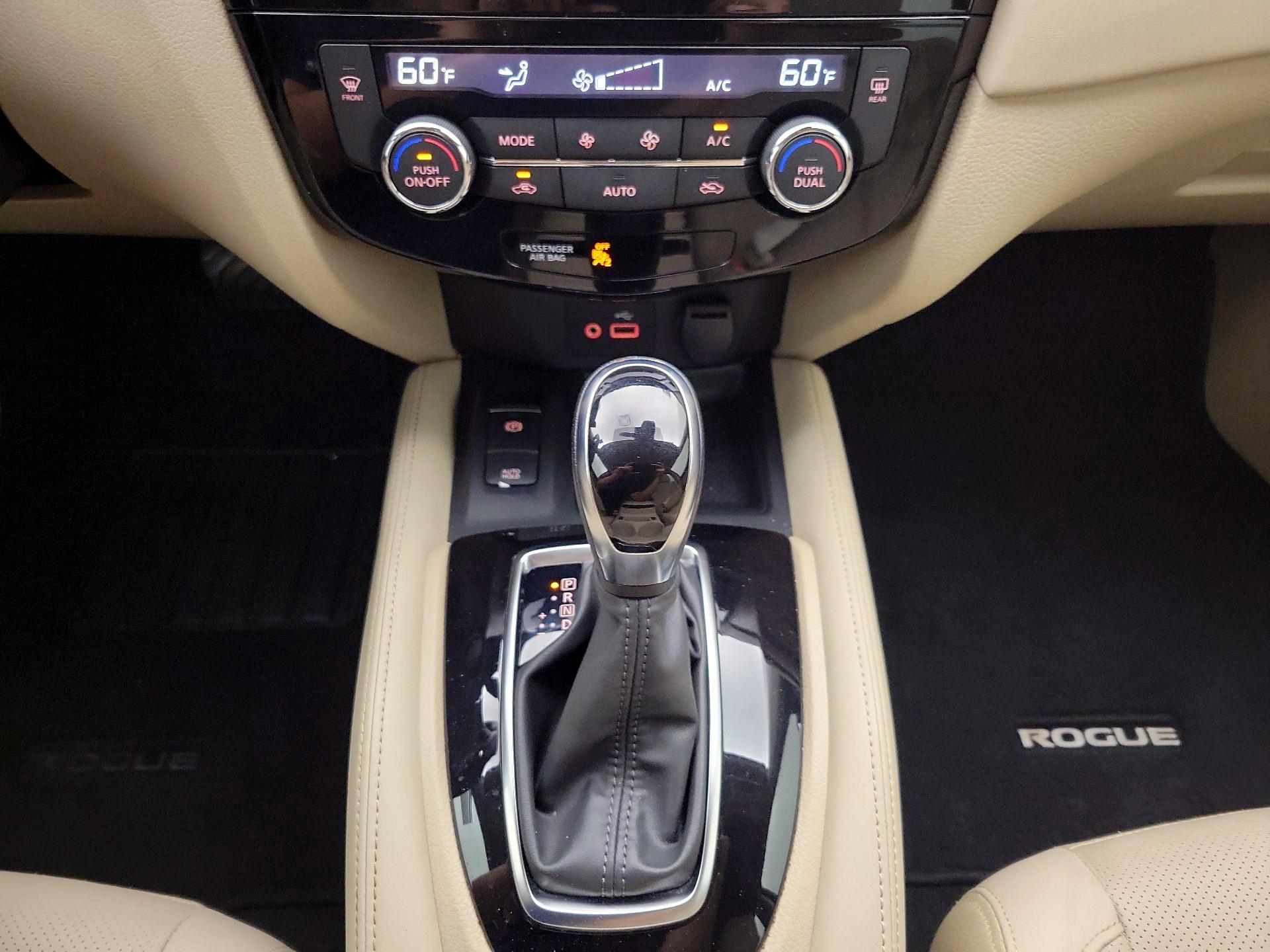 Thumbnail: 2020 Nissan Rogue - 17