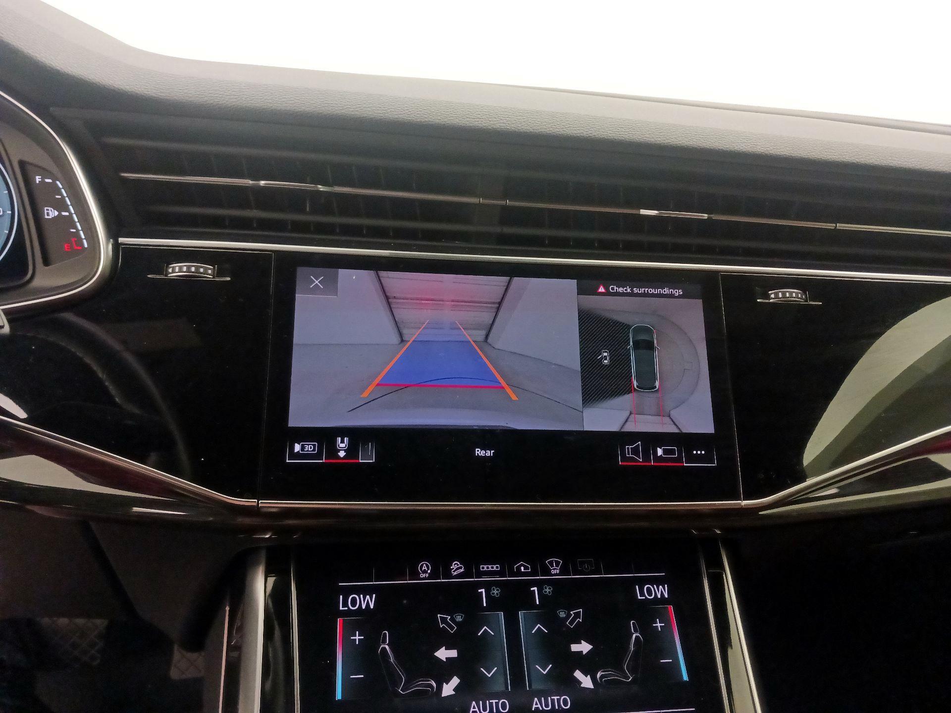 Thumbnail: 2021 Audi Q7 - 15