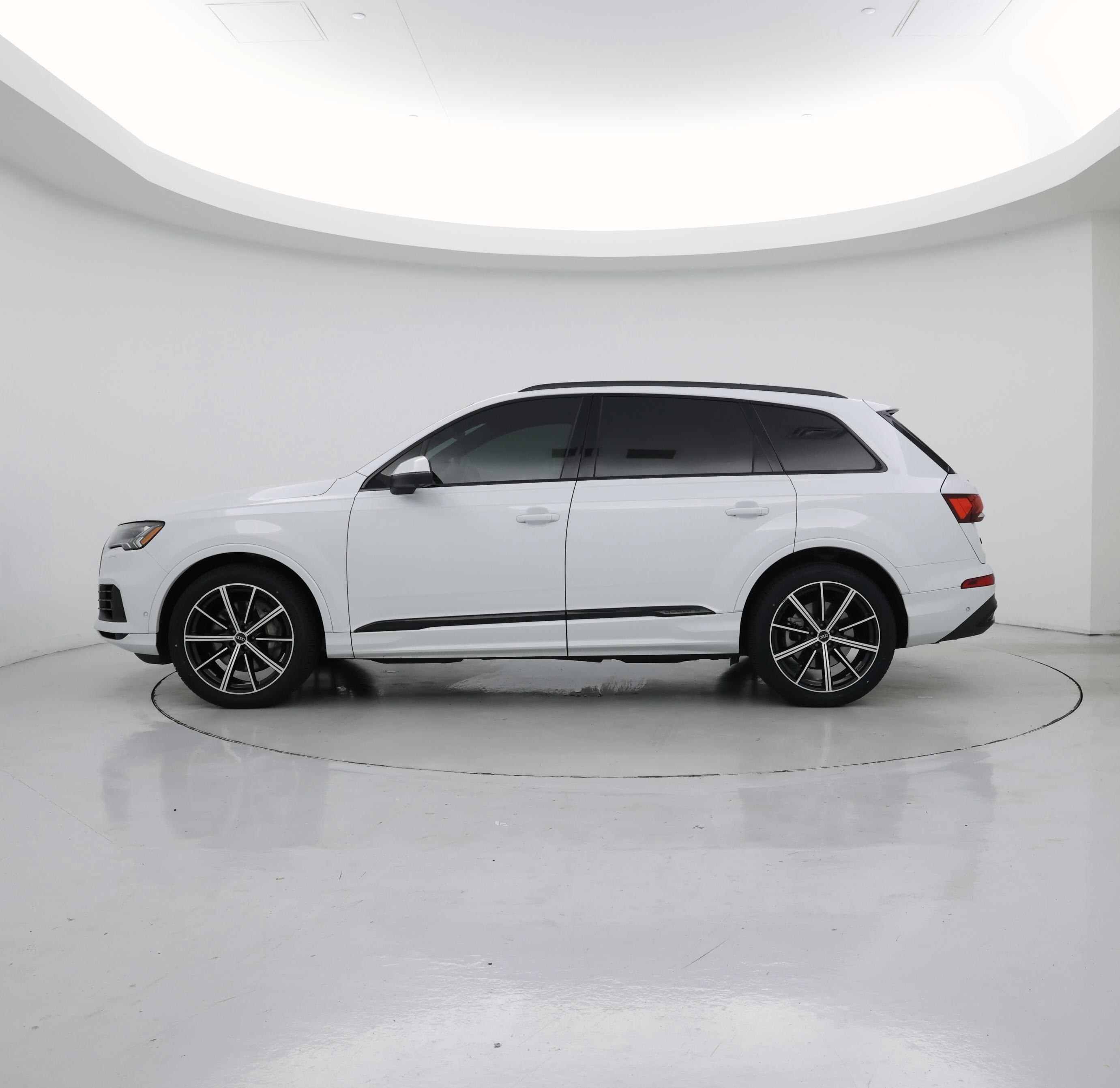 Thumbnail: 2021 Audi Q7 - 3