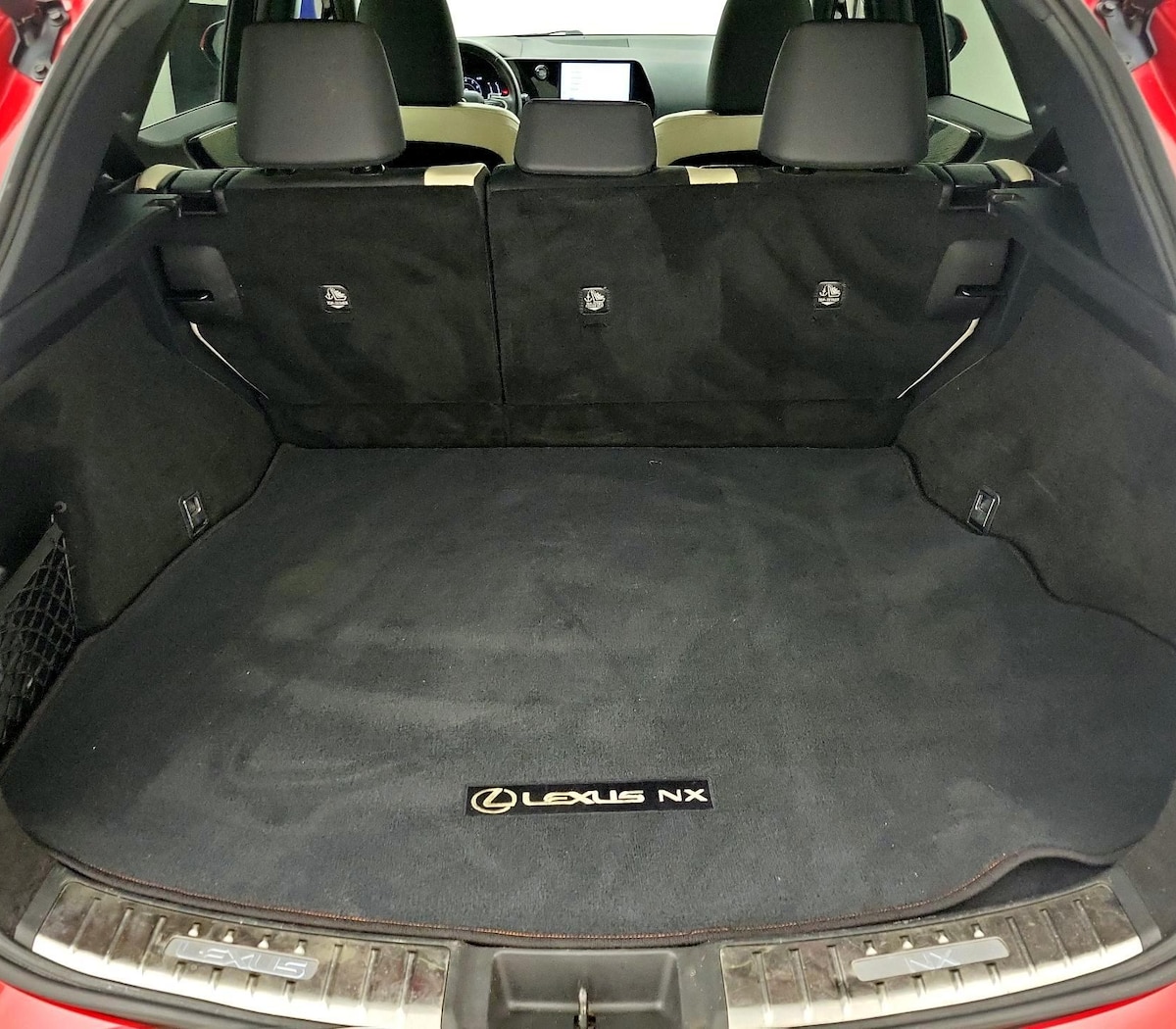 Trunk/Cargo (Seats Up)