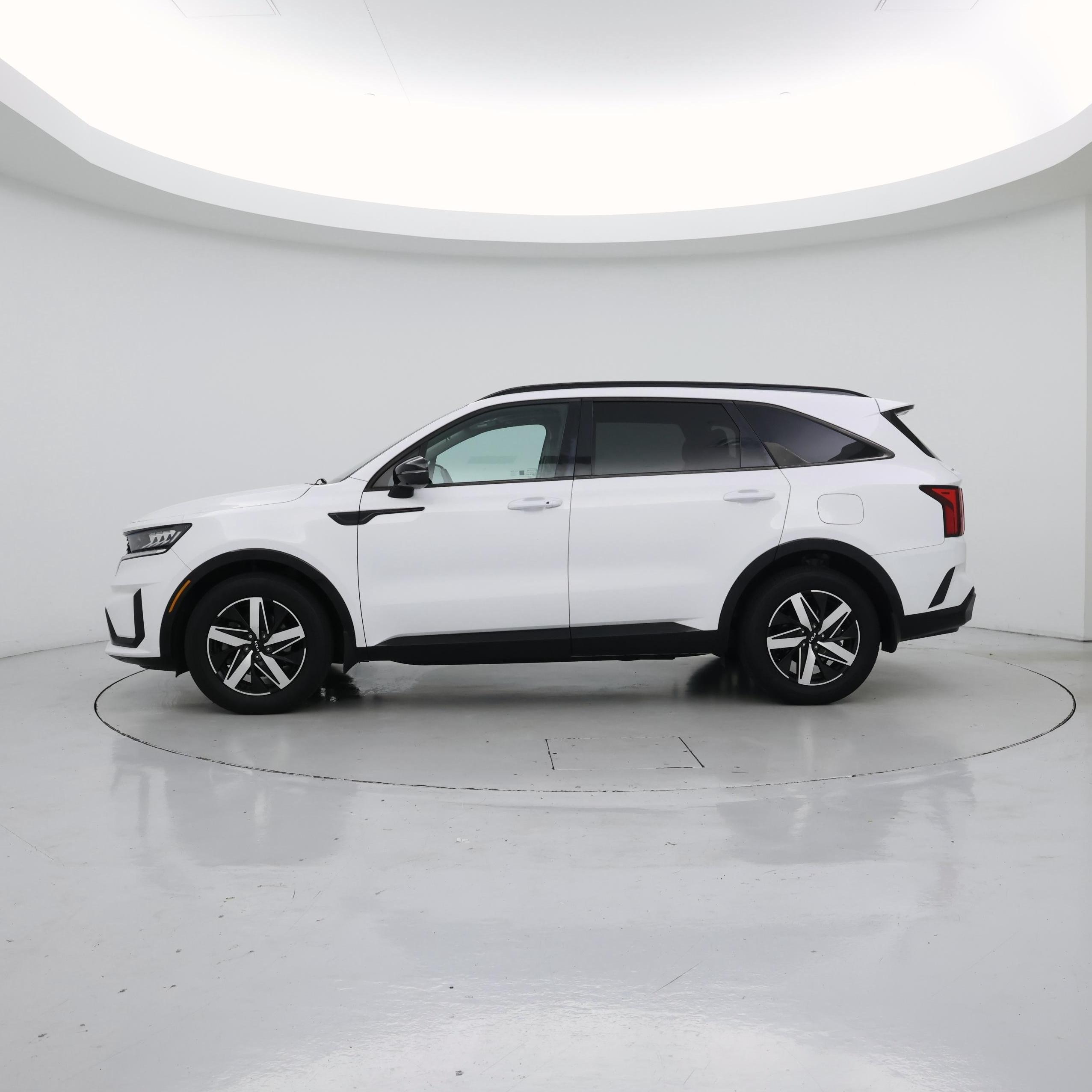 Thumbnail: 2023 Kia Sorento - 3