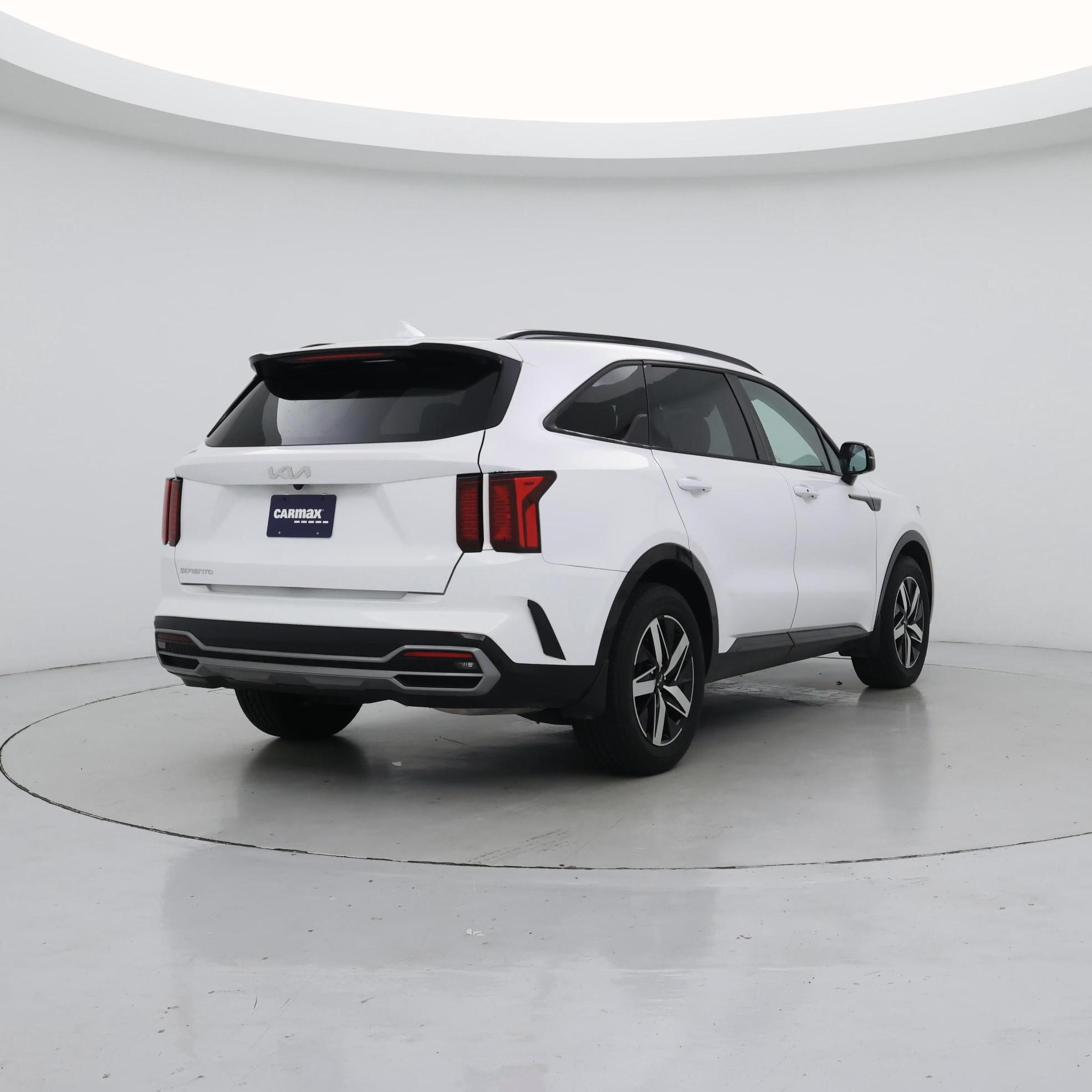 Thumbnail: 2023 Kia Sorento - 8