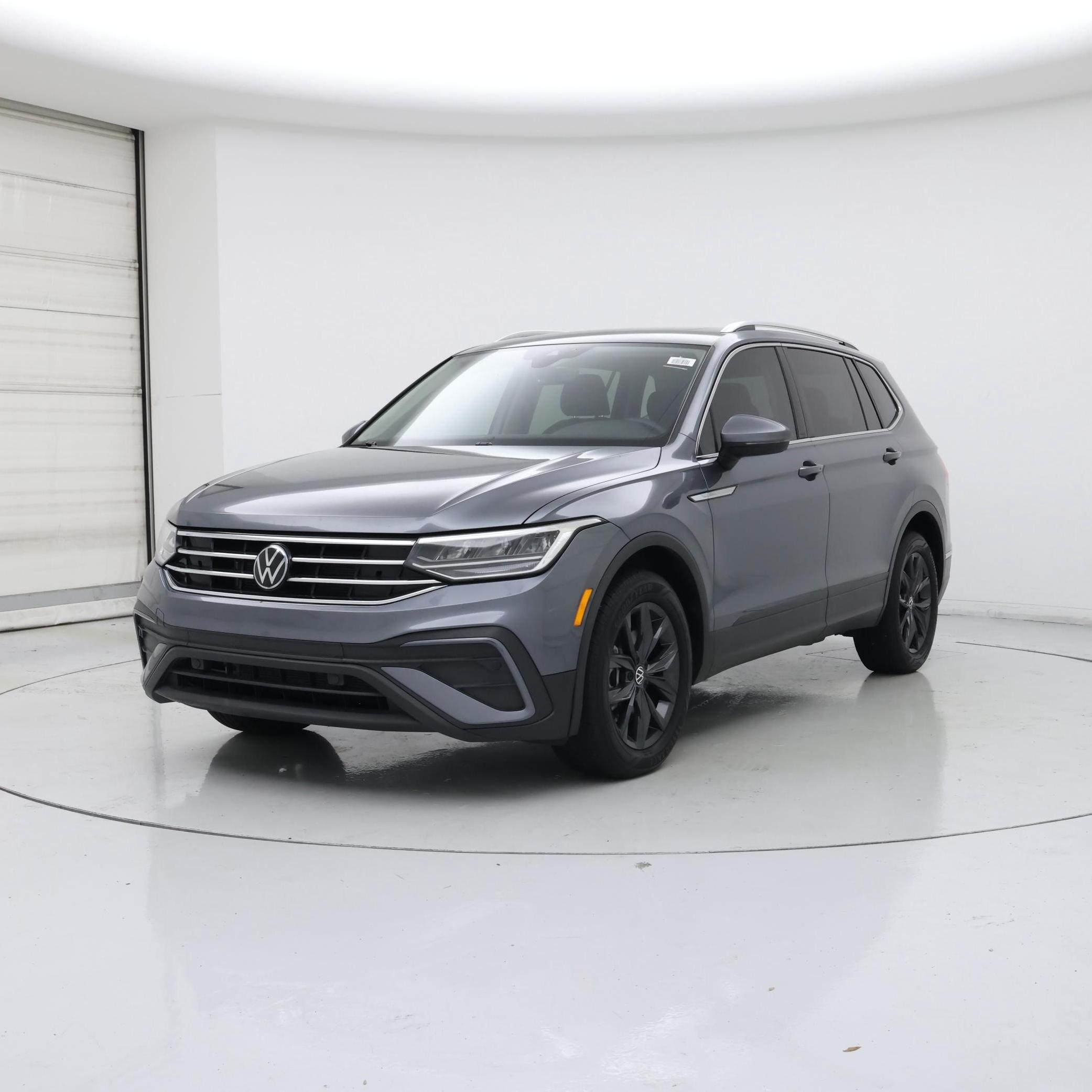 Thumbnail: 2024 Volkswagen Tiguan - 4
