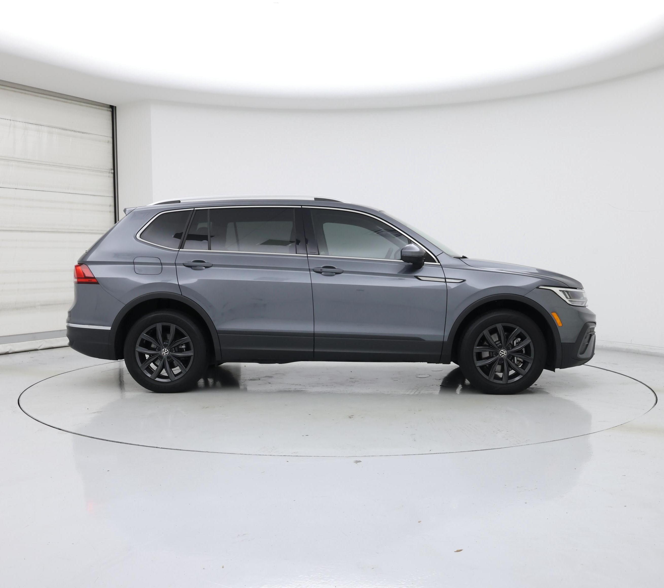 Thumbnail: 2024 Volkswagen Tiguan - 7