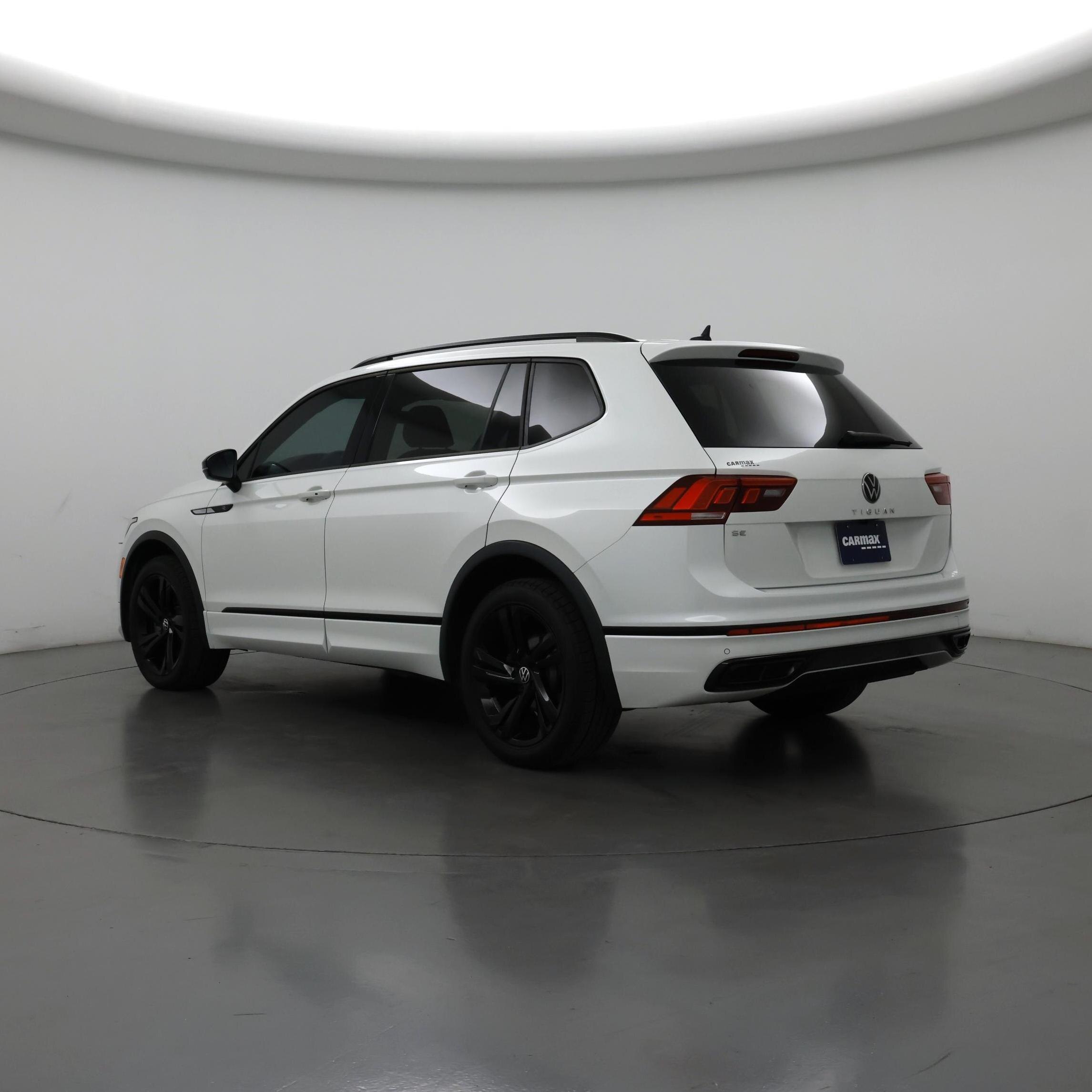 Thumbnail: 2023 Volkswagen Tiguan - 2