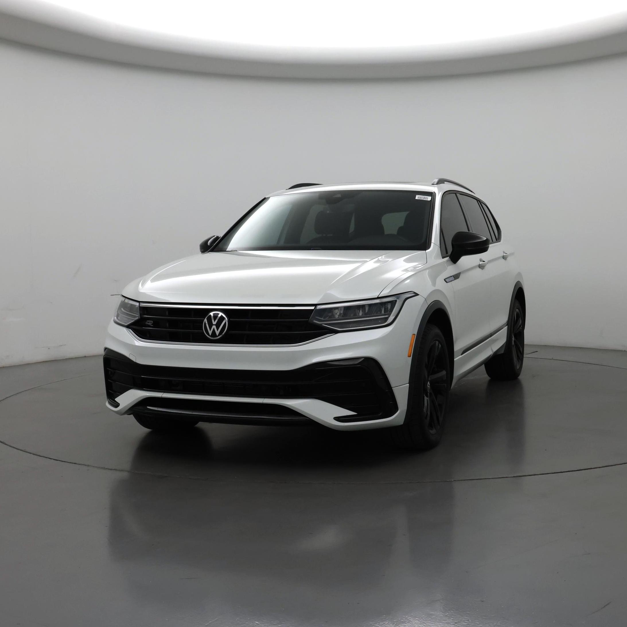 Thumbnail: 2023 Volkswagen Tiguan - 4