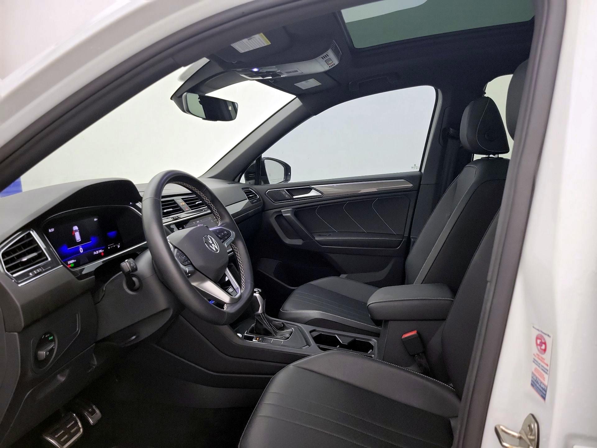 Thumbnail: 2023 Volkswagen Tiguan - 11