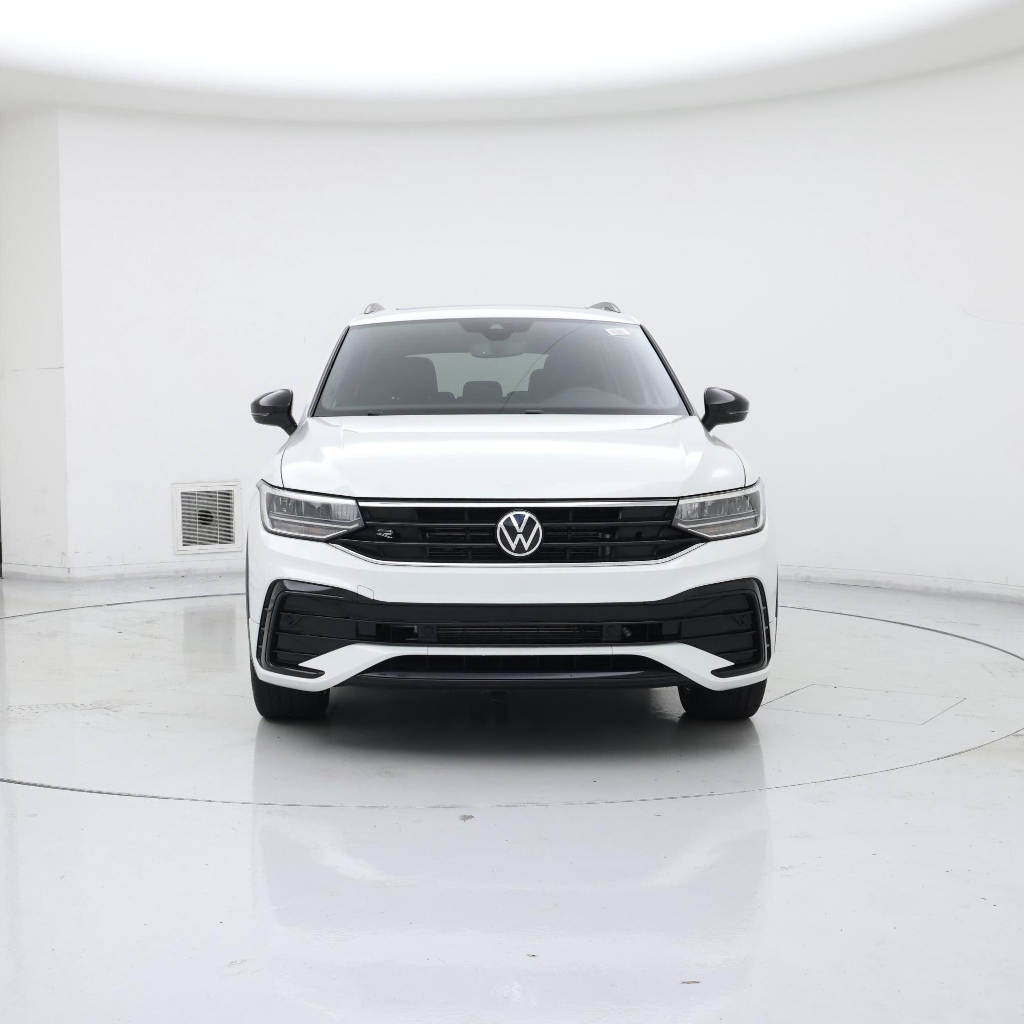 Thumbnail: 2023 Volkswagen Tiguan - 5