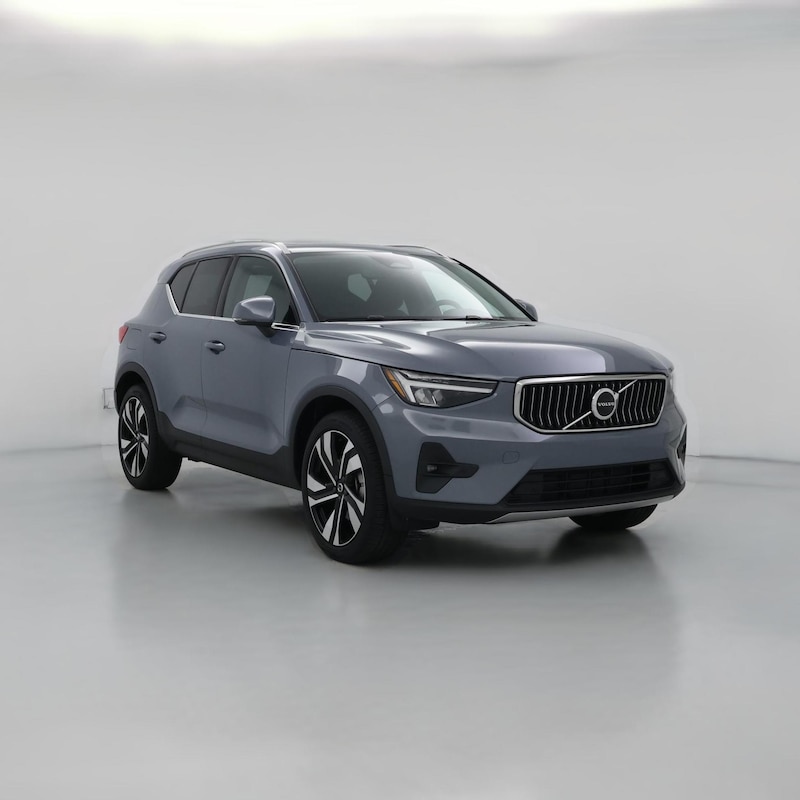 2023 Volvo XC40 B5 Plus Bright Theme