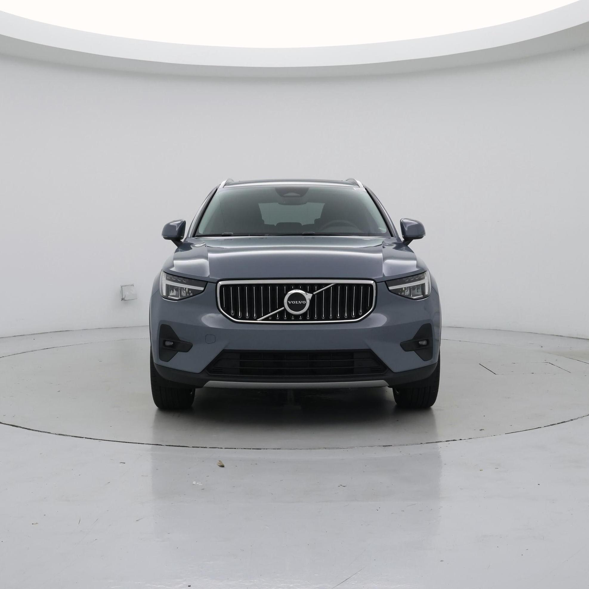 Thumbnail: 2023 Volvo XC40 - 5