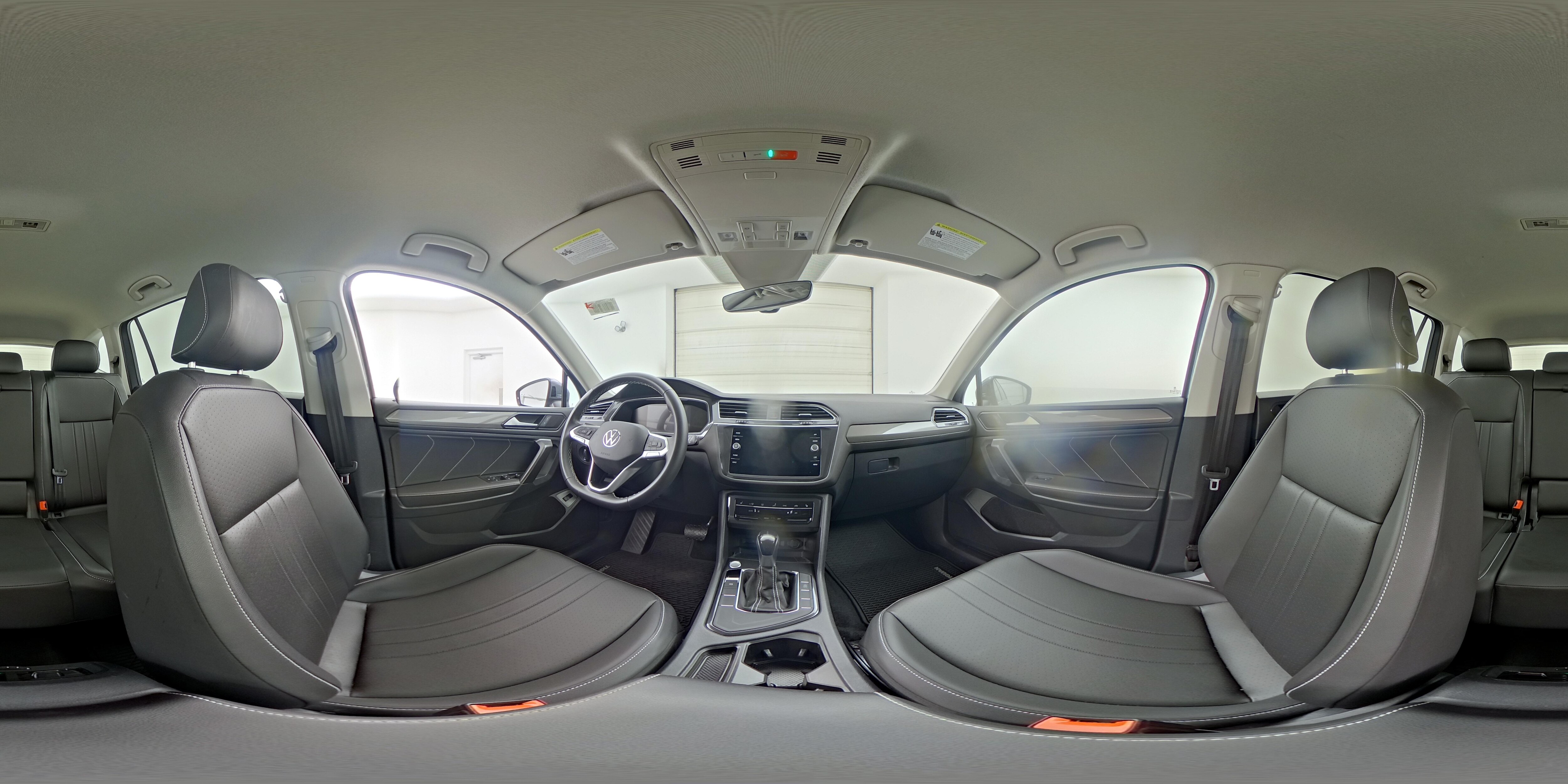 2023 Volkswagen Tiguan SE - Photo 26