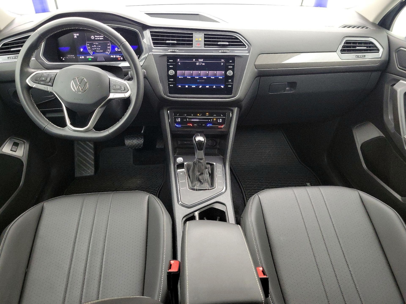 2023 Volkswagen Tiguan SE - Photo 10
