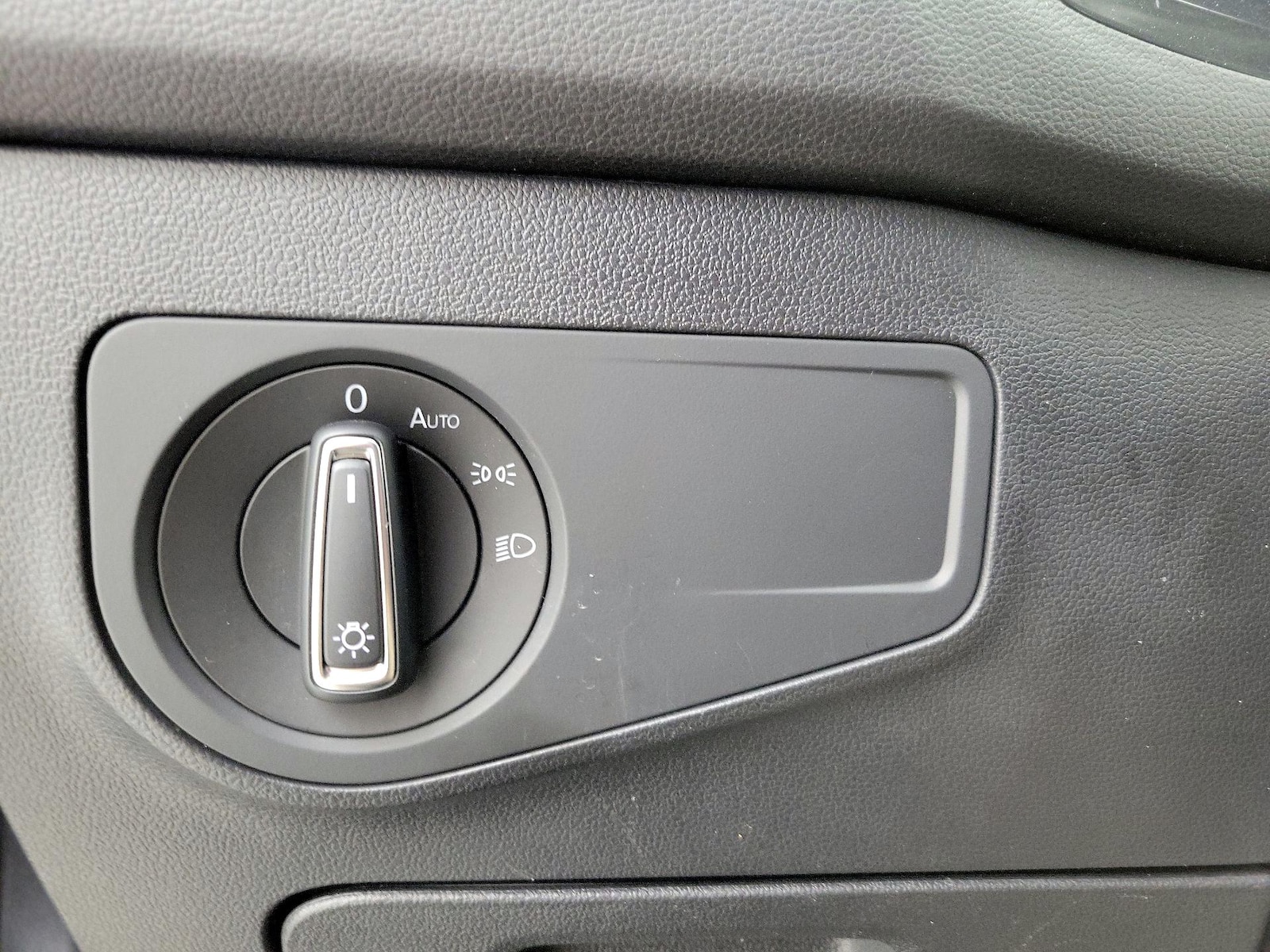2023 Volkswagen Tiguan SE - Photo 14