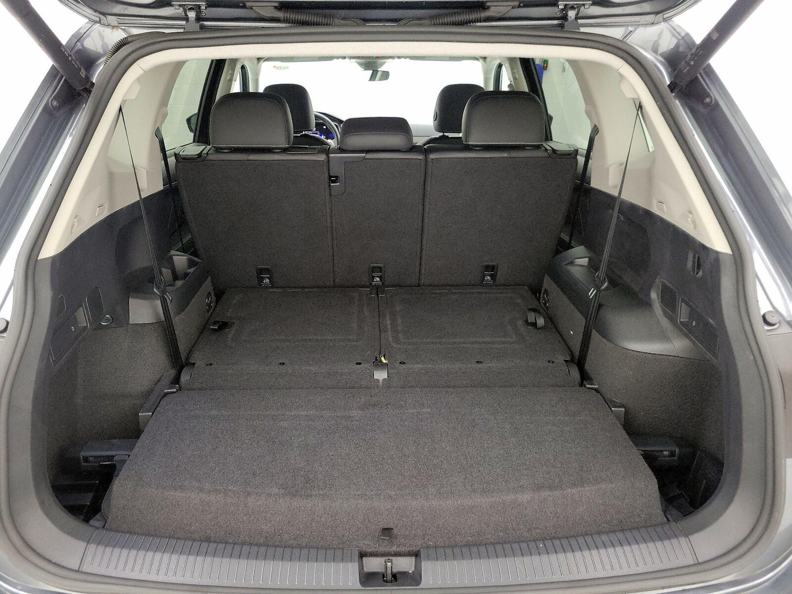 2023 Volkswagen Tiguan SE - Photo 23