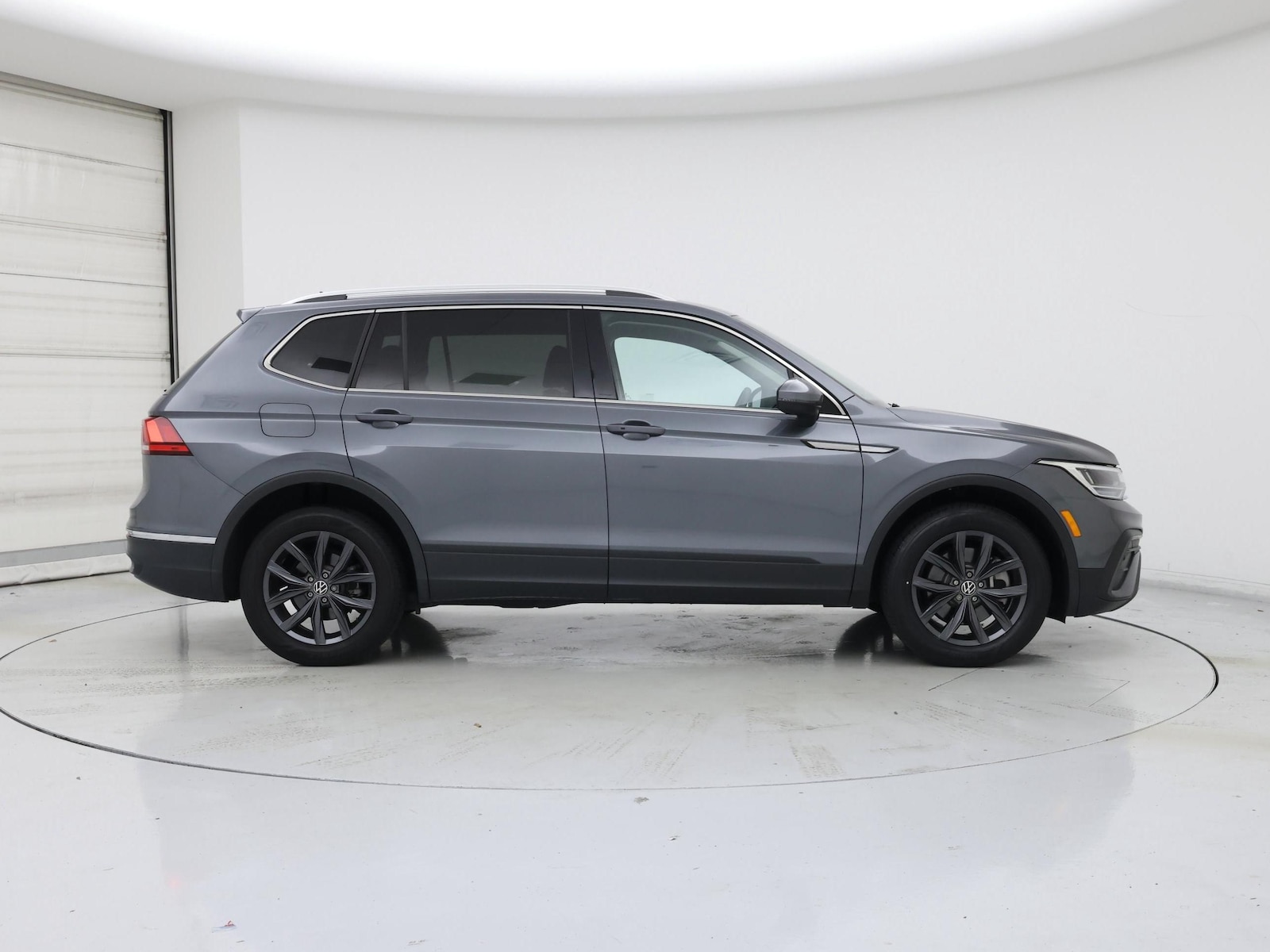 2023 Volkswagen Tiguan SE - Photo 8