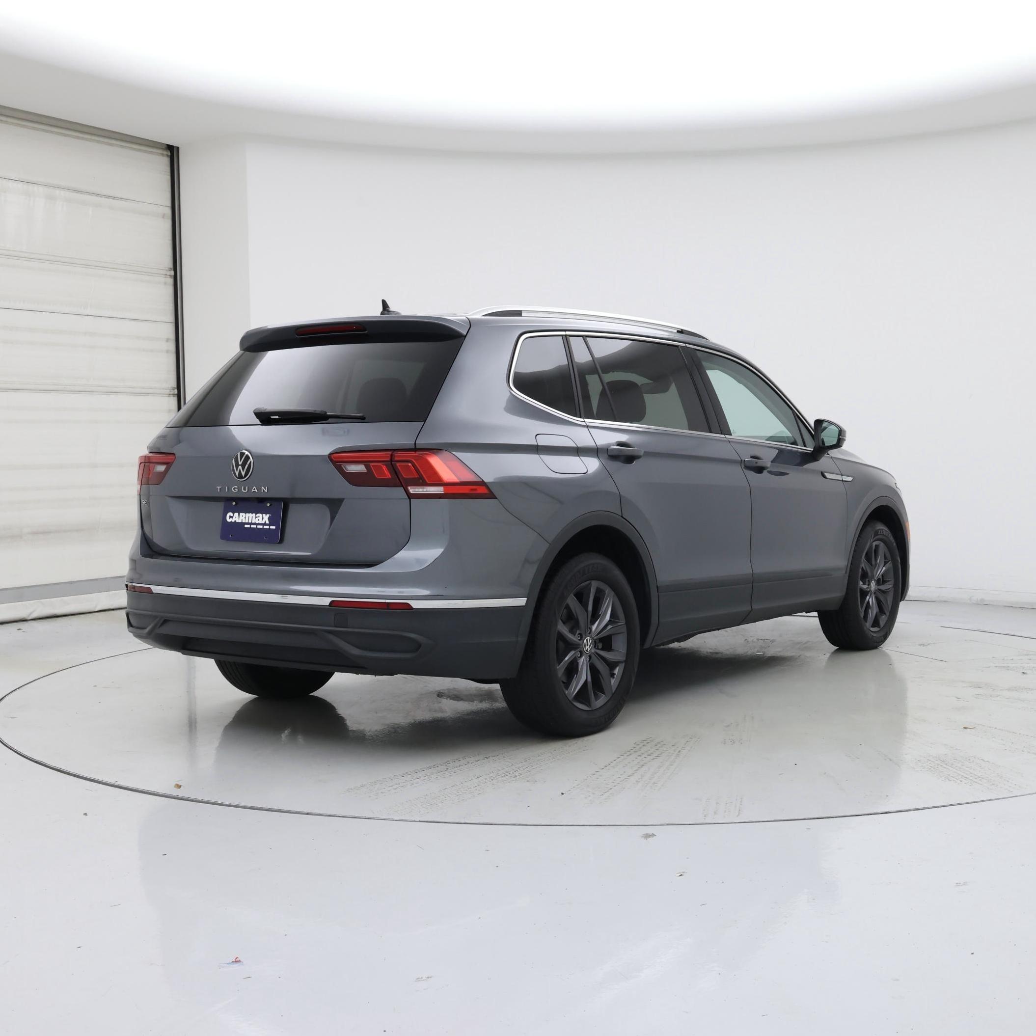 Thumbnail: 2023 Volkswagen Tiguan - 8