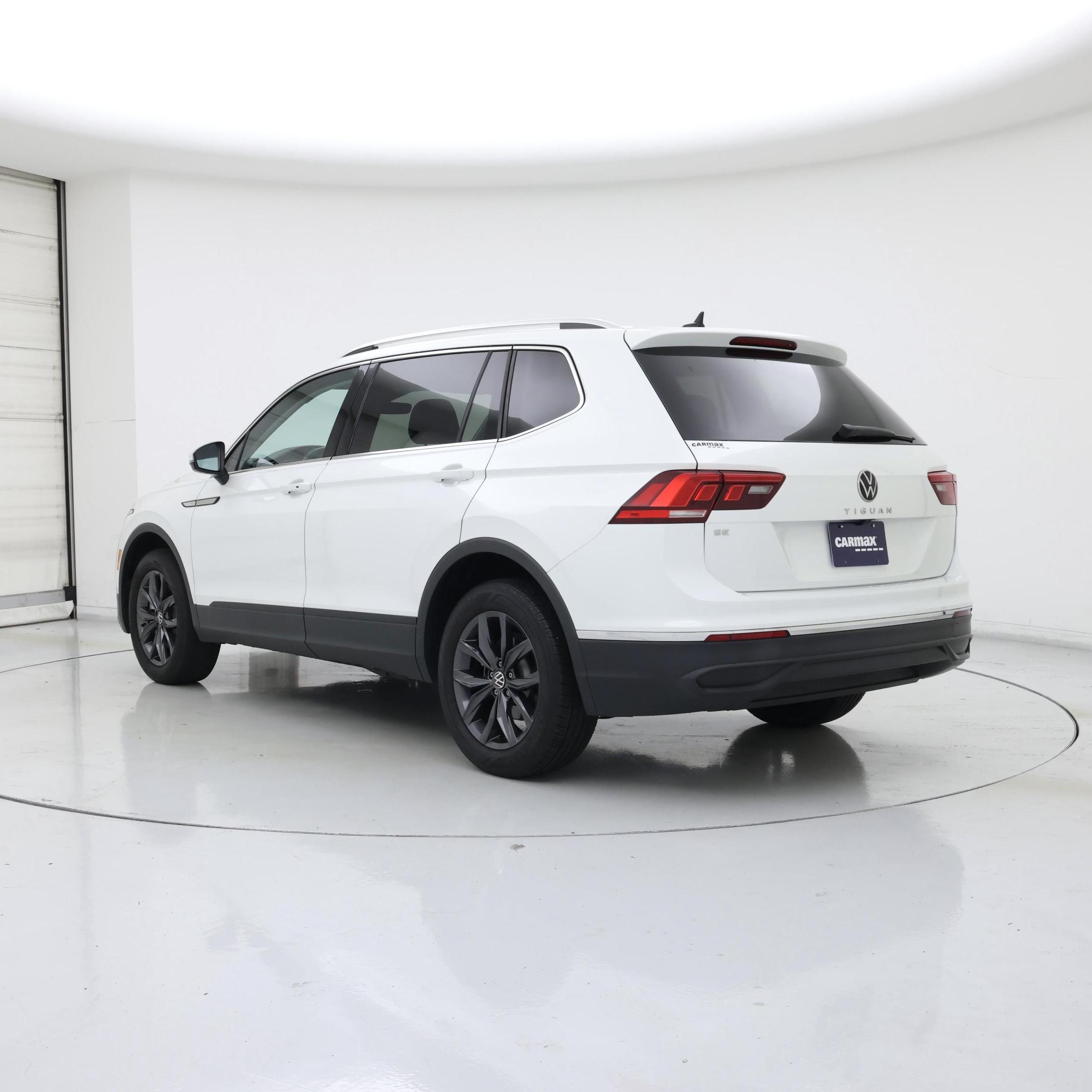 Thumbnail: 2023 Volkswagen Tiguan - 2