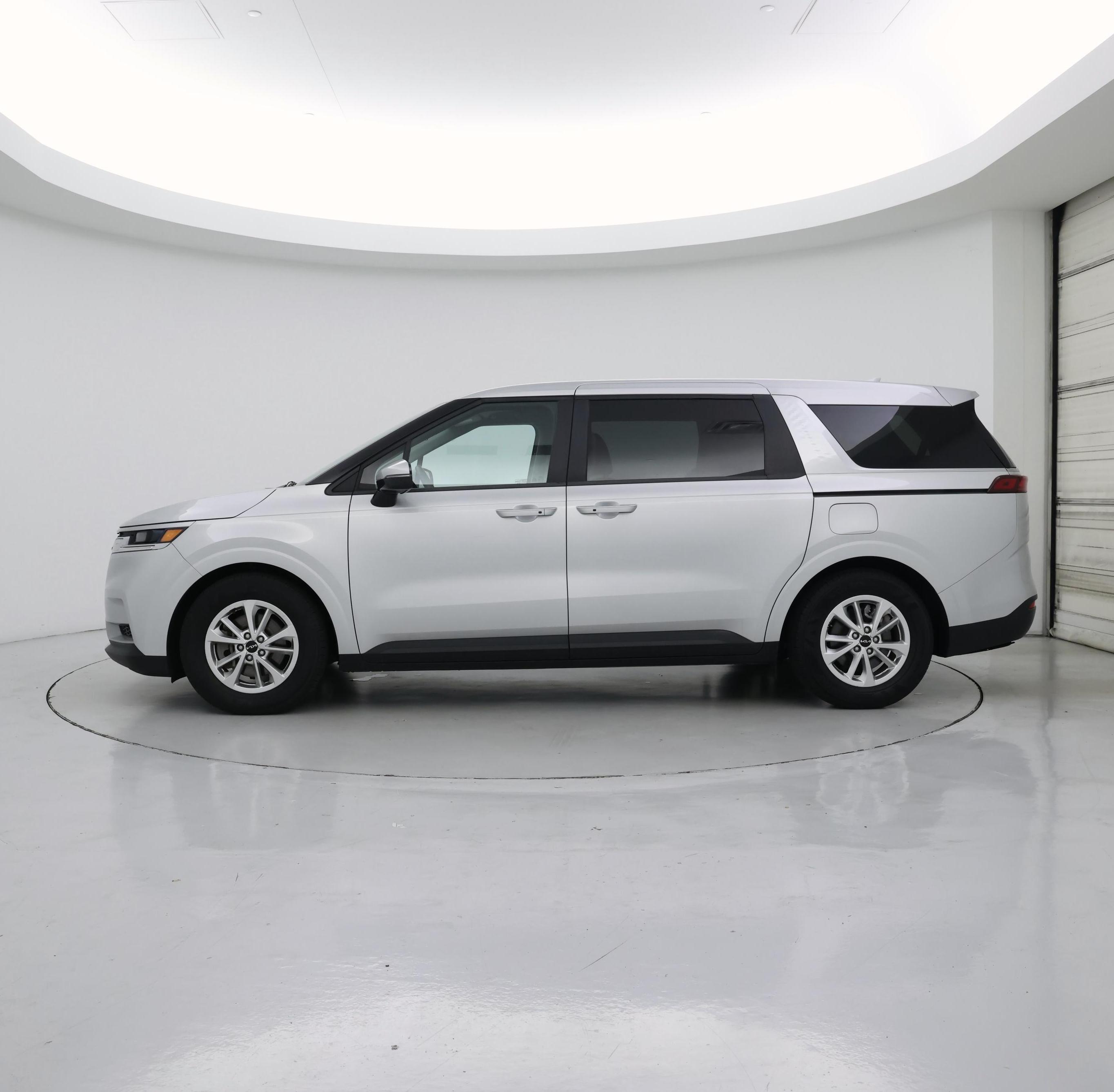 Thumbnail: 2022 Kia Carnival - 3