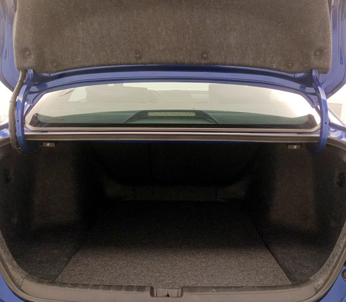 Trunk/Cargo (Seats Up)