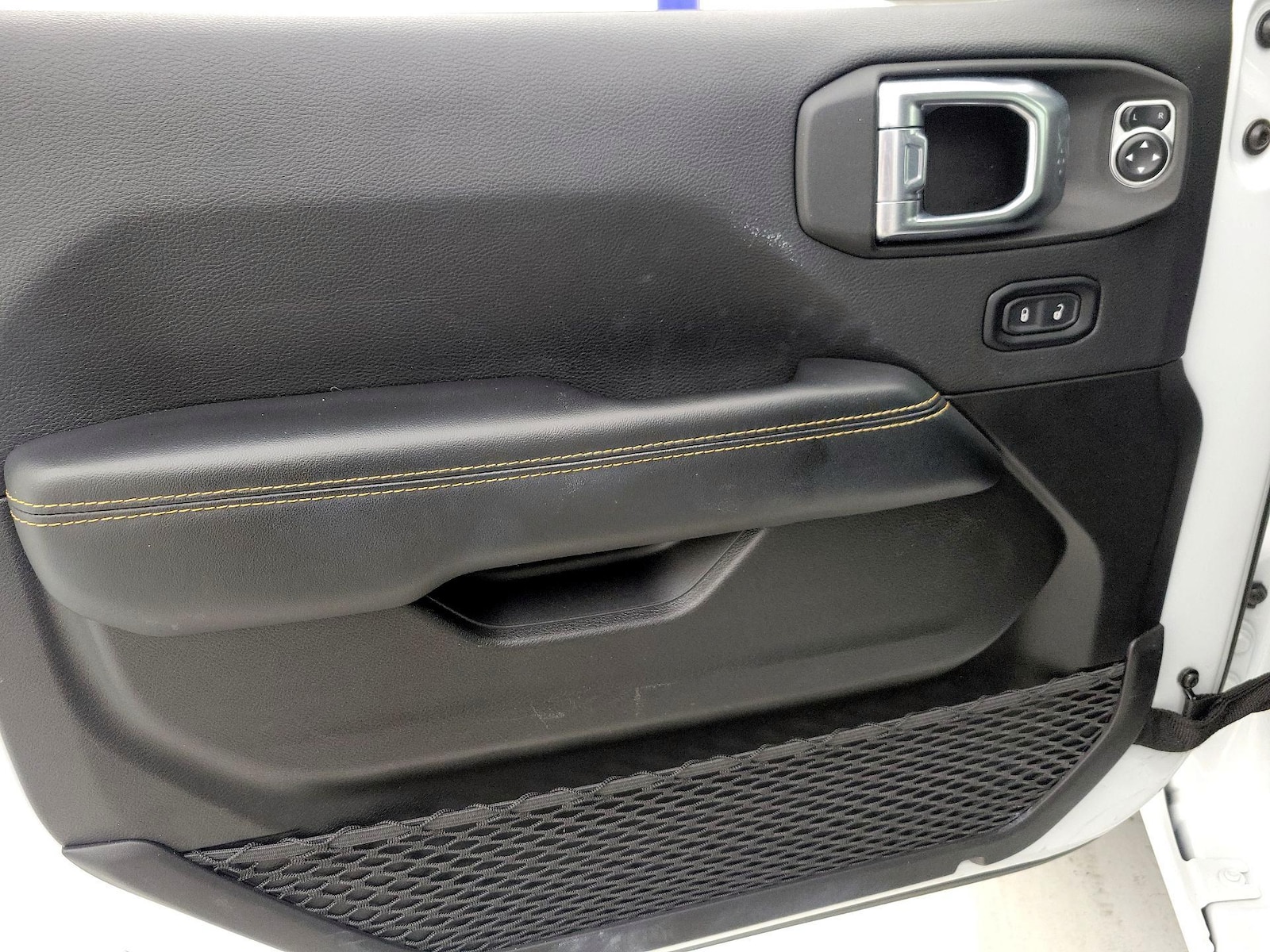 2025 Jeep Wrangler 4-Door Sahara - Photo 13