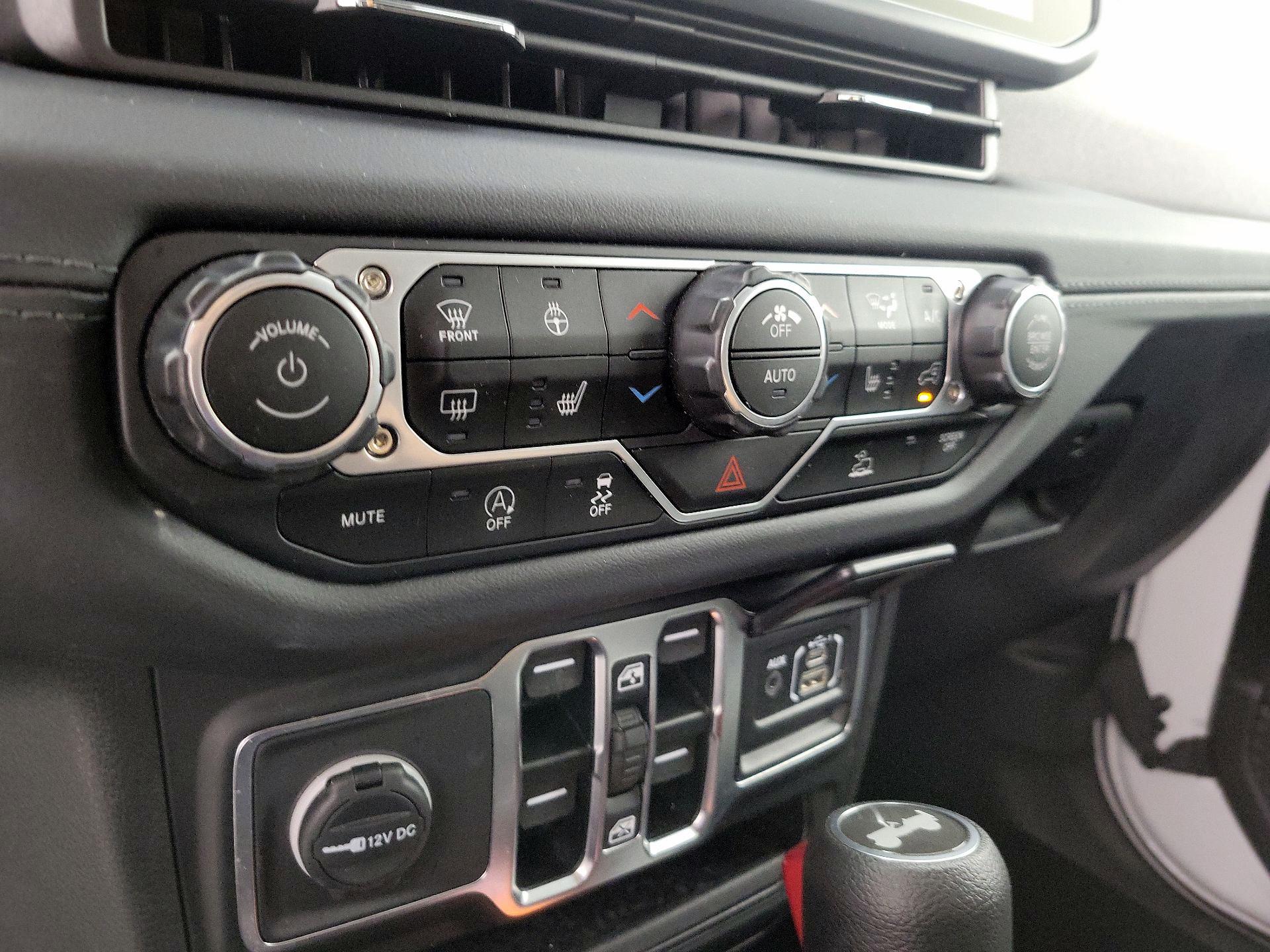 Thumbnail: 2025 Jeep Wrangler - 16