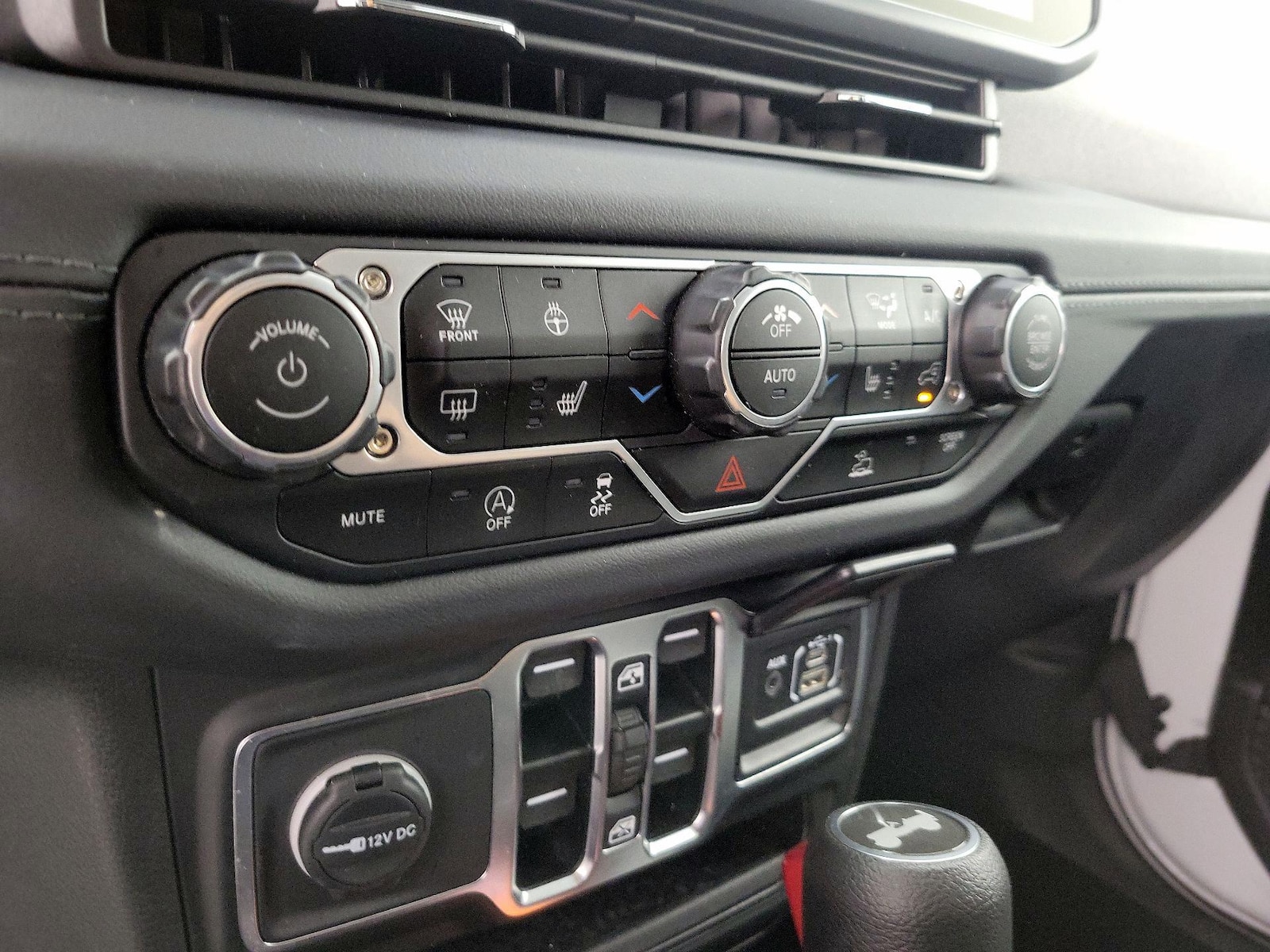 2025 Jeep Wrangler 4-Door Sahara - Photo 17