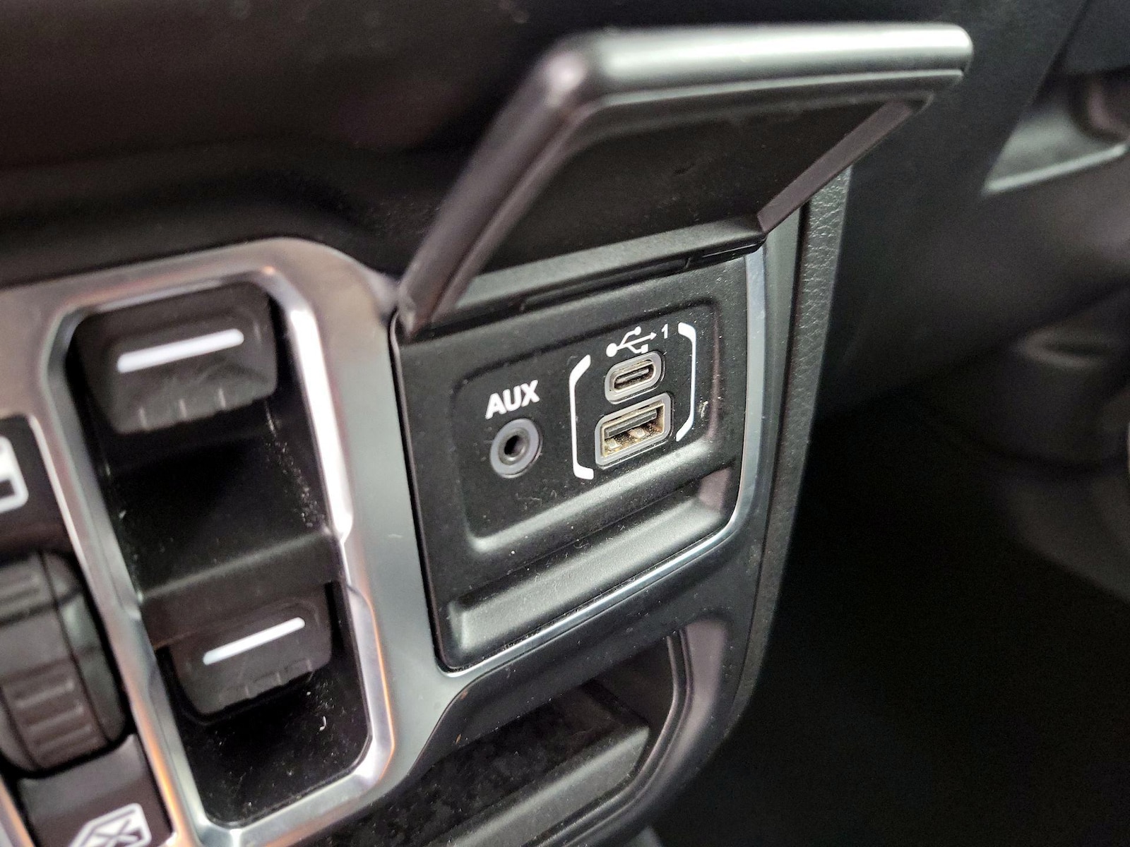 2025 Jeep Wrangler 4-Door Sahara - Photo 19