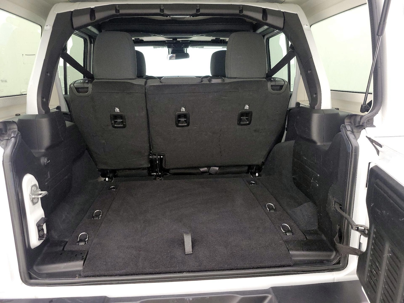 2025 Jeep Wrangler 4-Door Sahara - Photo 21