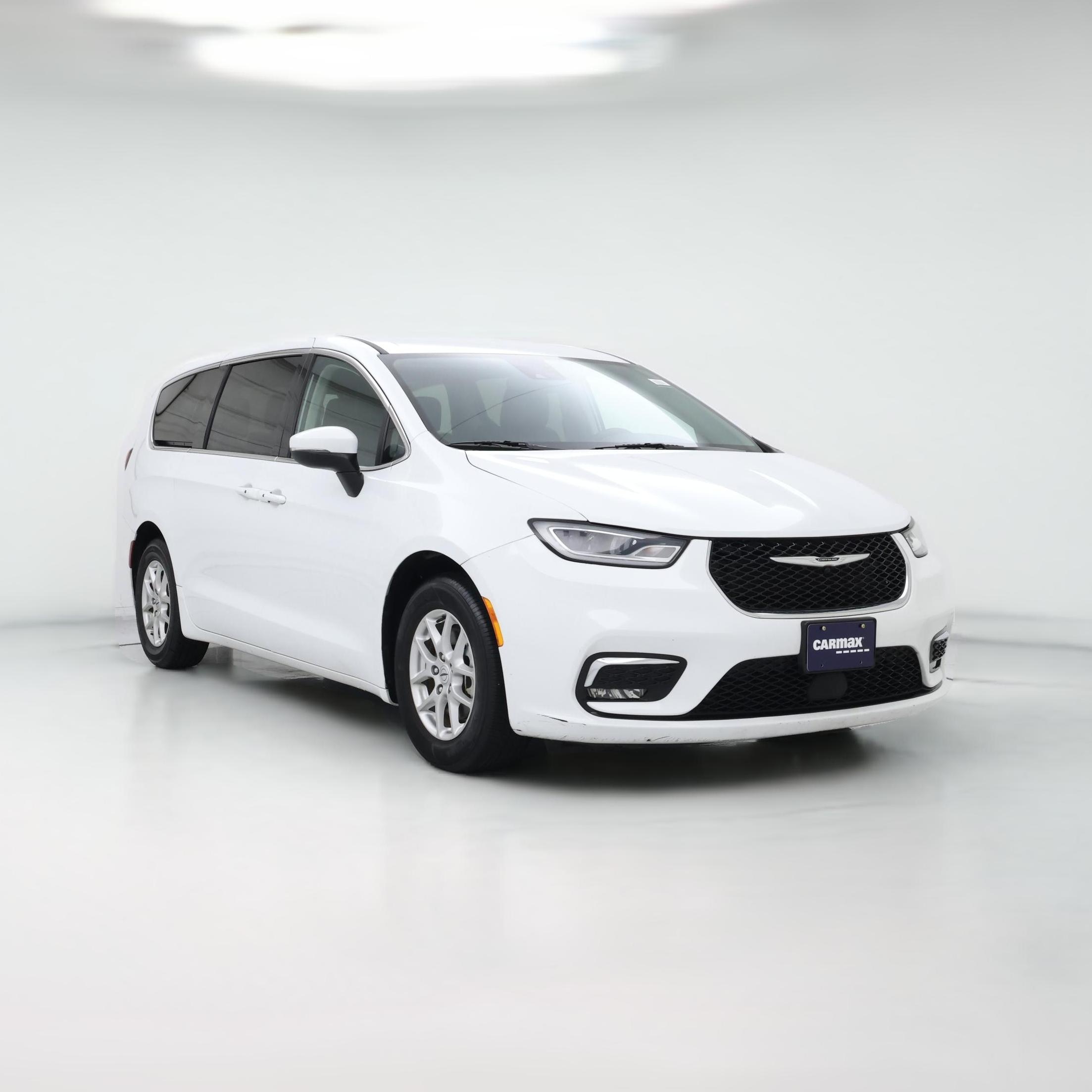 Thumbnail: 2023 Chrysler Pacifica - 1