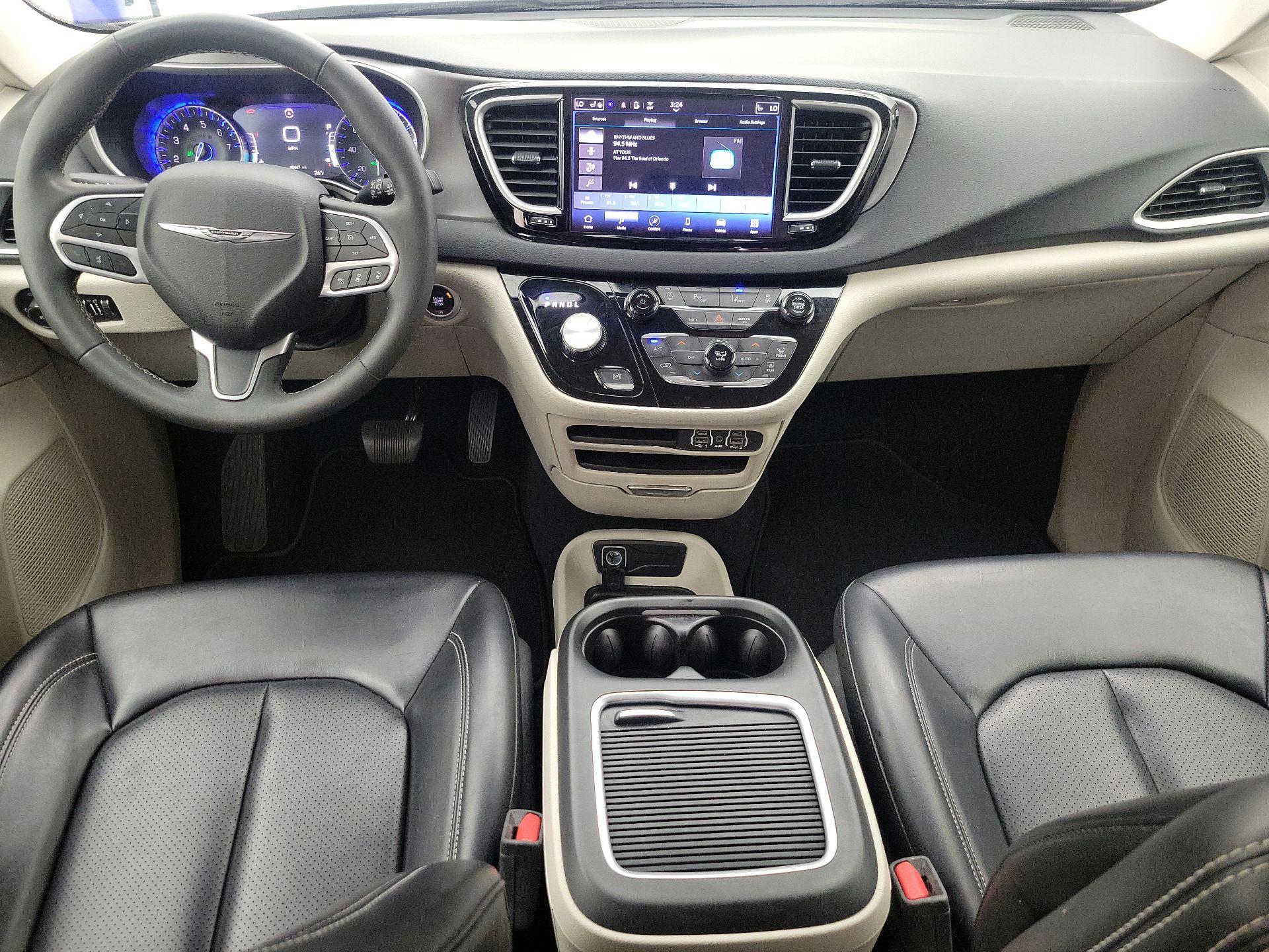 Thumbnail: 2023 Chrysler Pacifica - 9
