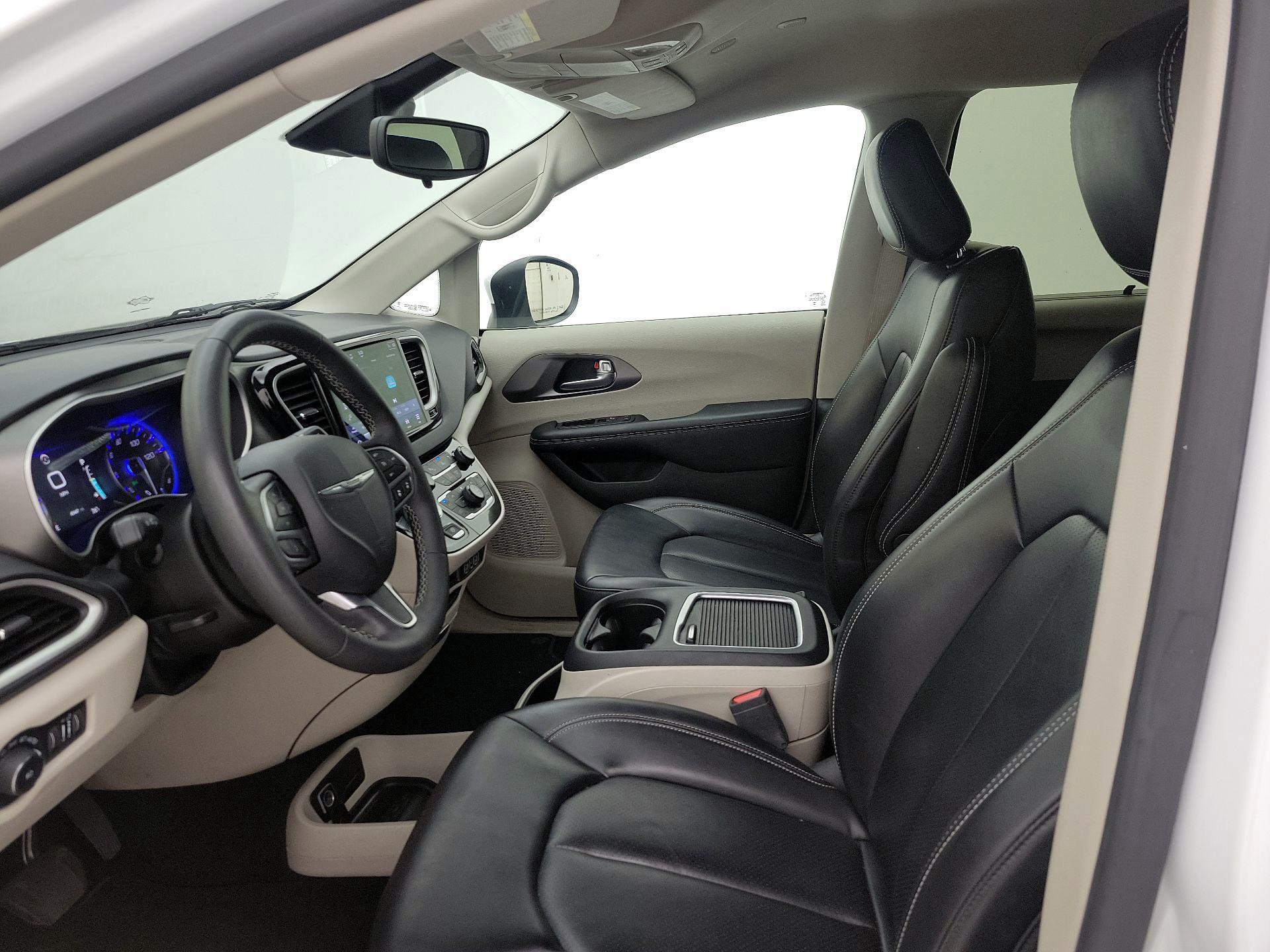 Thumbnail: 2023 Chrysler Pacifica - 11
