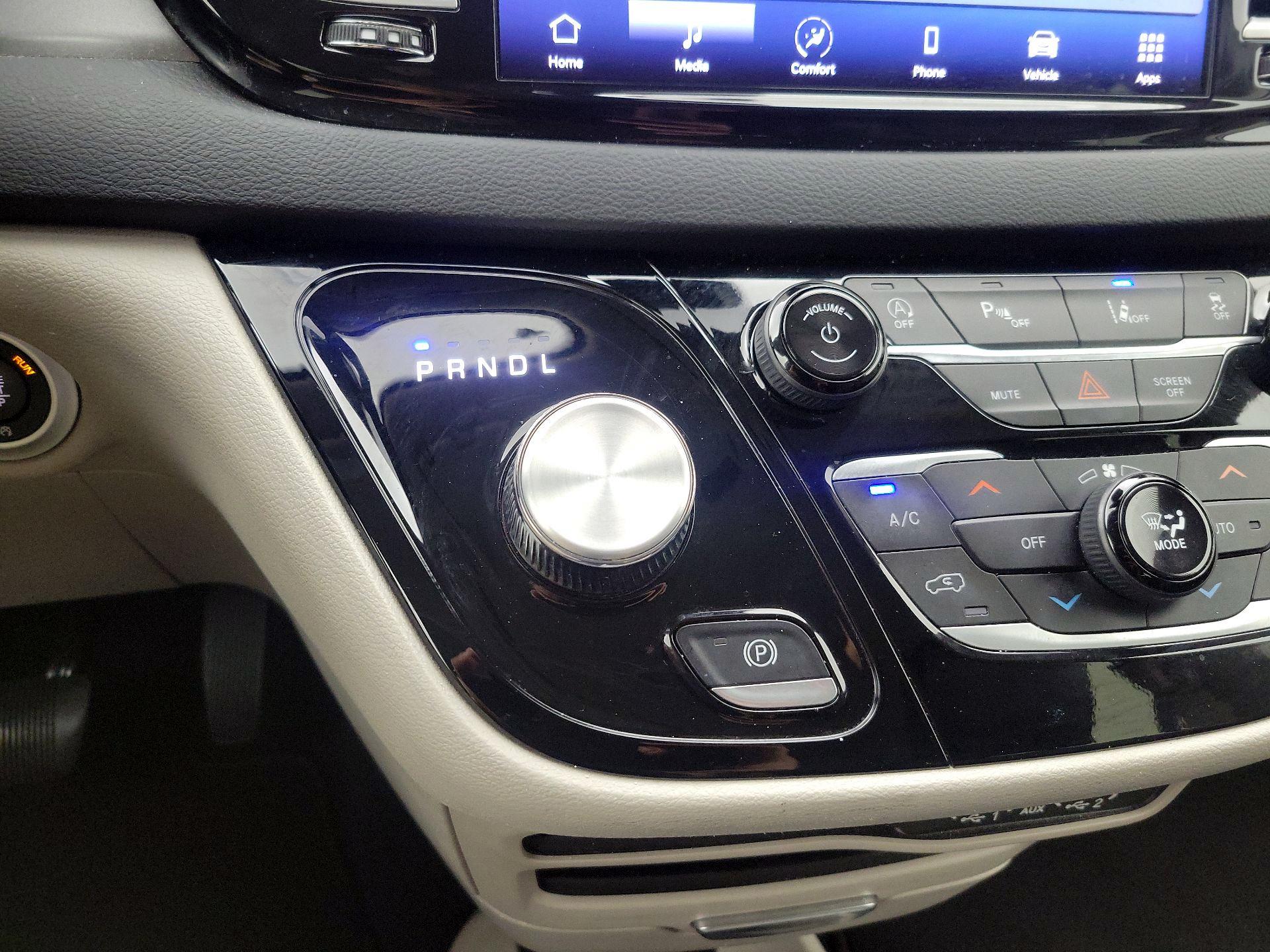 Thumbnail: 2023 Chrysler Pacifica - 17