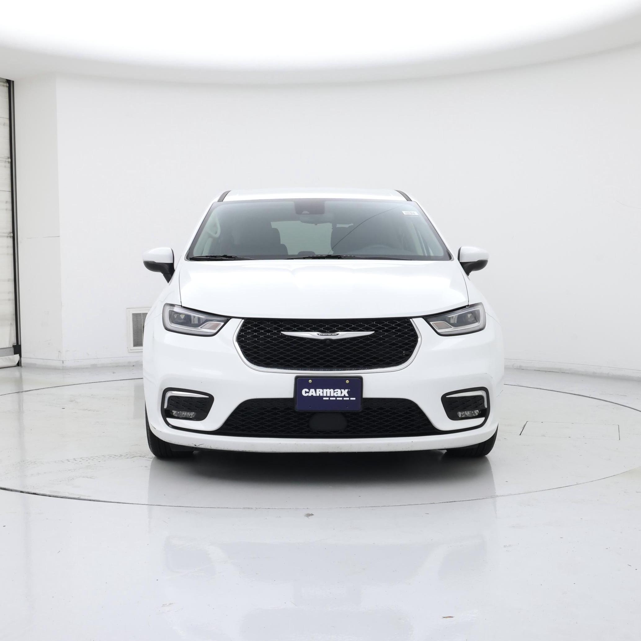 Thumbnail: 2023 Chrysler Pacifica - 5