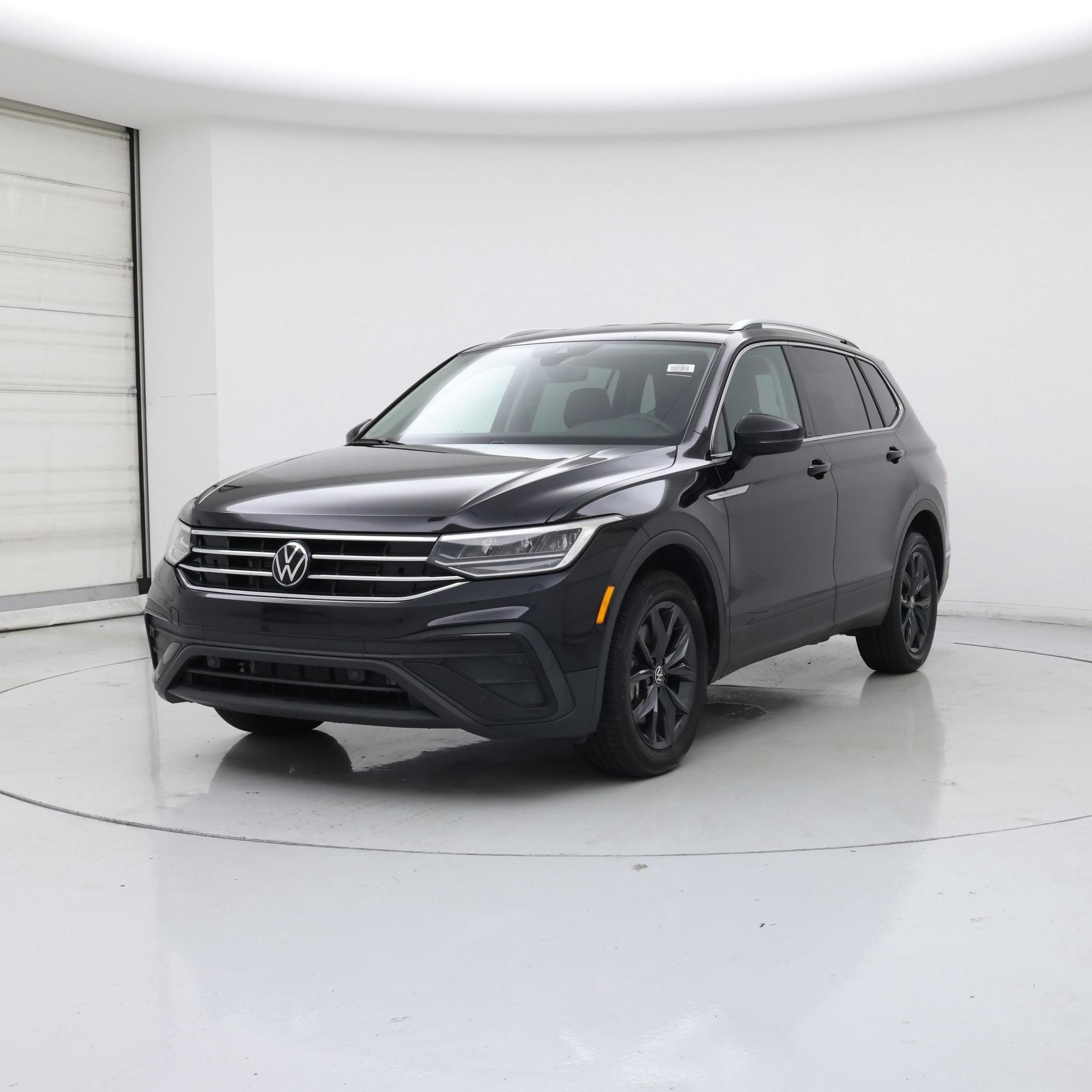 Thumbnail: 2024 Volkswagen Tiguan - 4