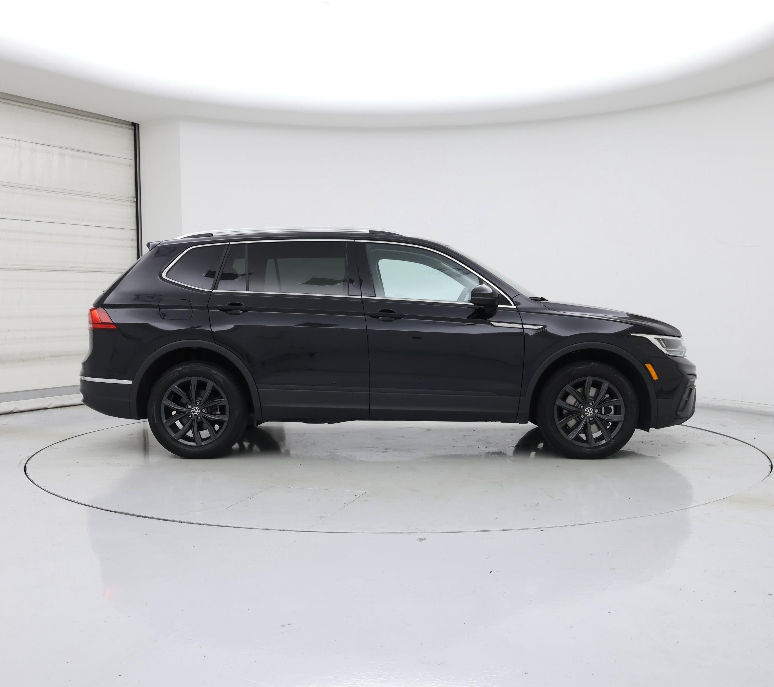 Thumbnail: 2024 Volkswagen Tiguan - 7