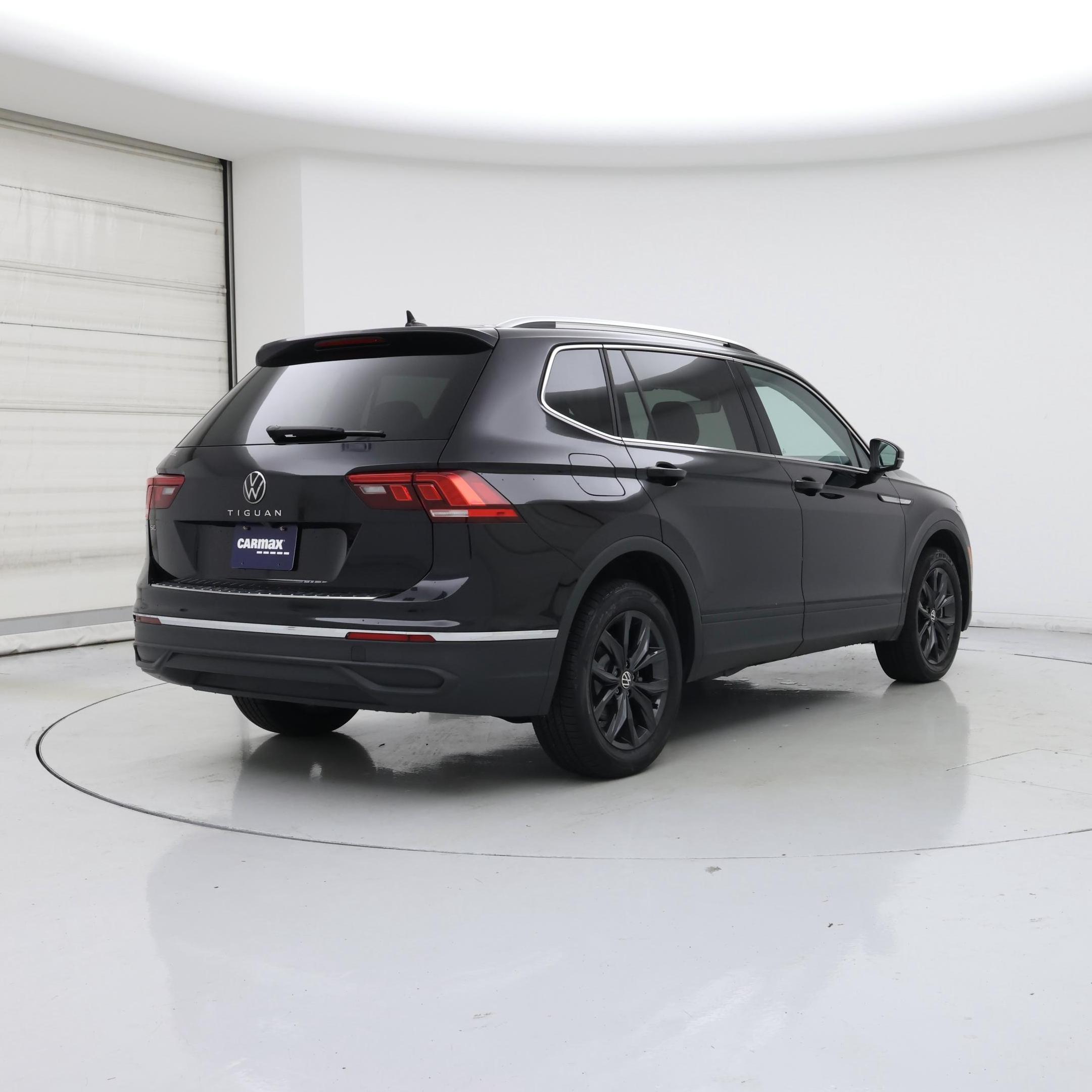 Thumbnail: 2024 Volkswagen Tiguan - 8