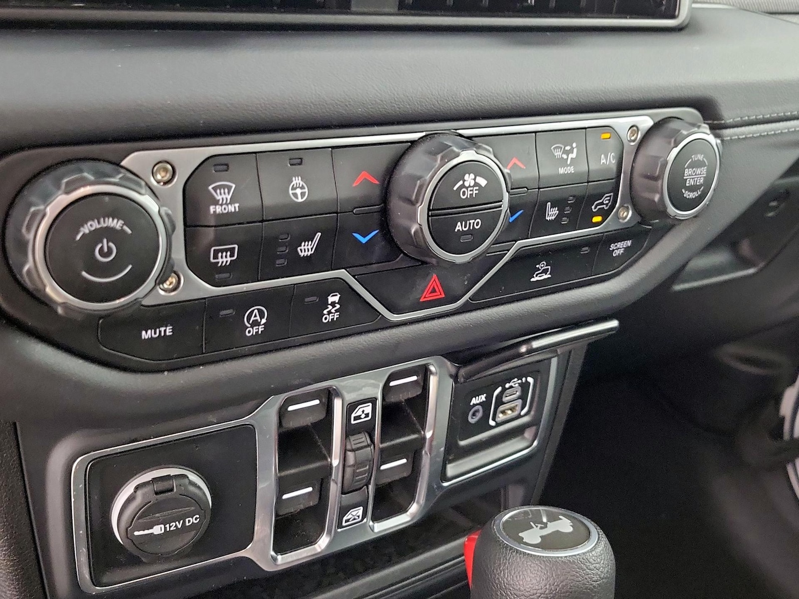 2025 Jeep Wrangler 4-Door Sahara - Photo 17