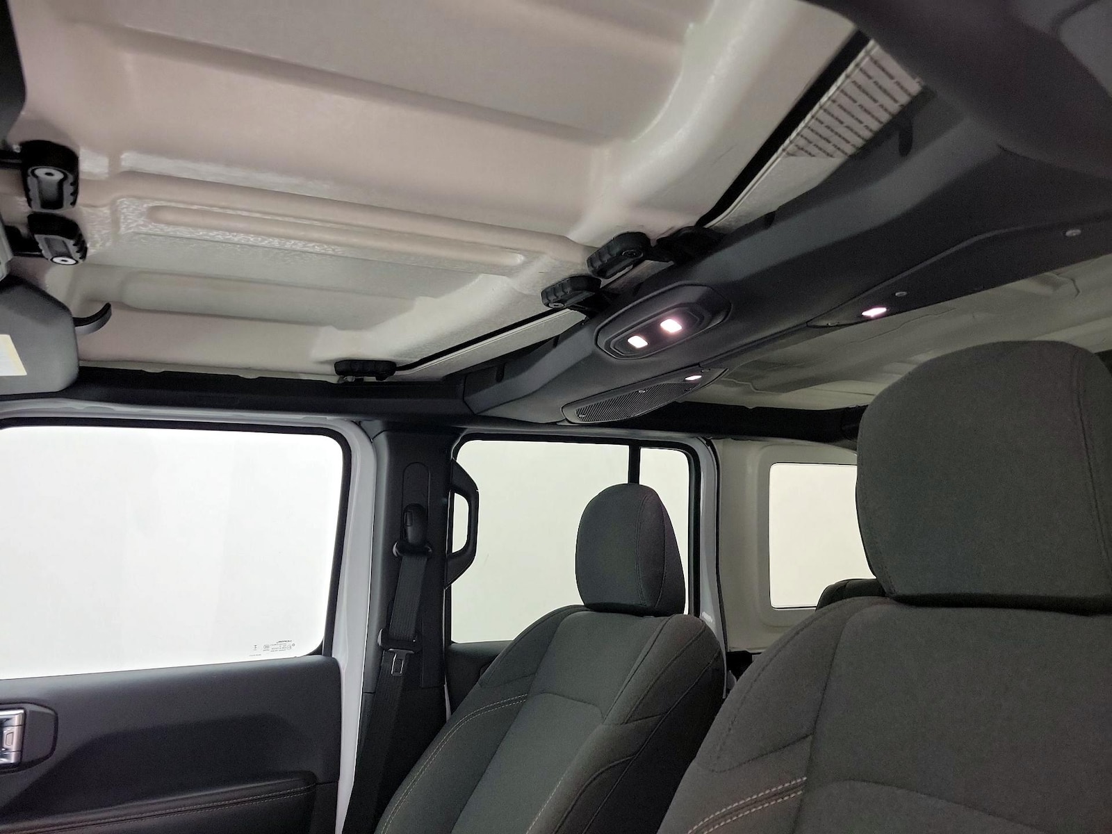 2025 Jeep Wrangler 4-Door Sahara - Photo 20