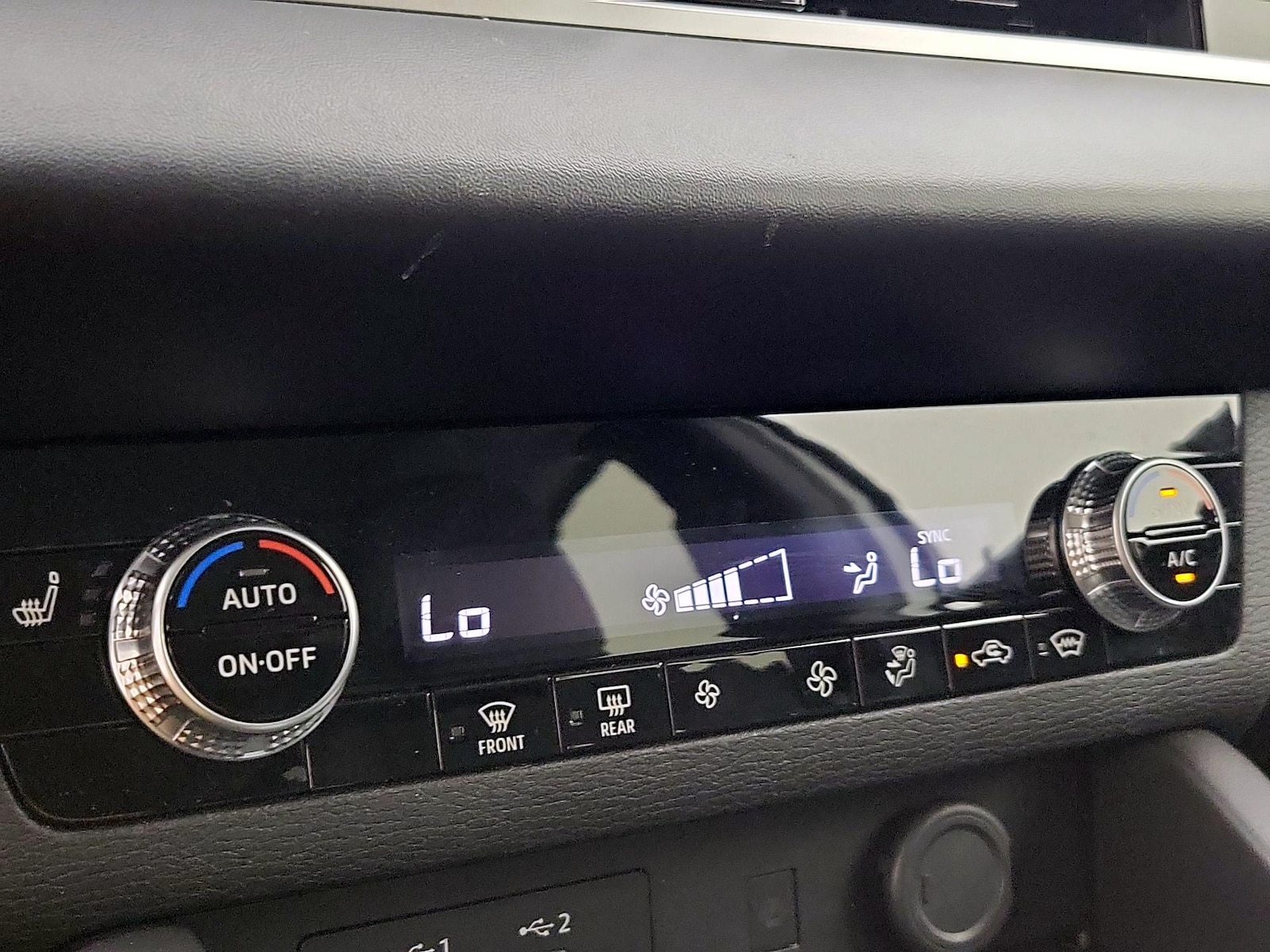 2025 Mitsubishi Outlander SE - Photo 18