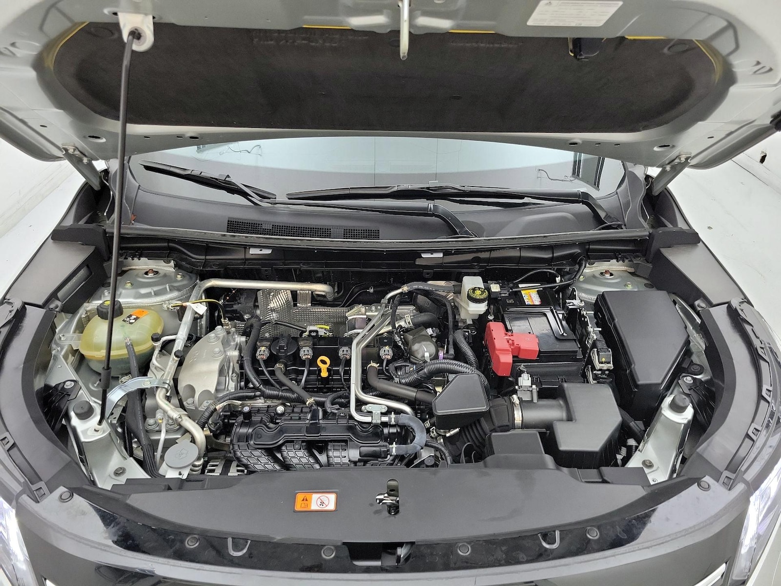 2025 Mitsubishi Outlander SE - Photo 25