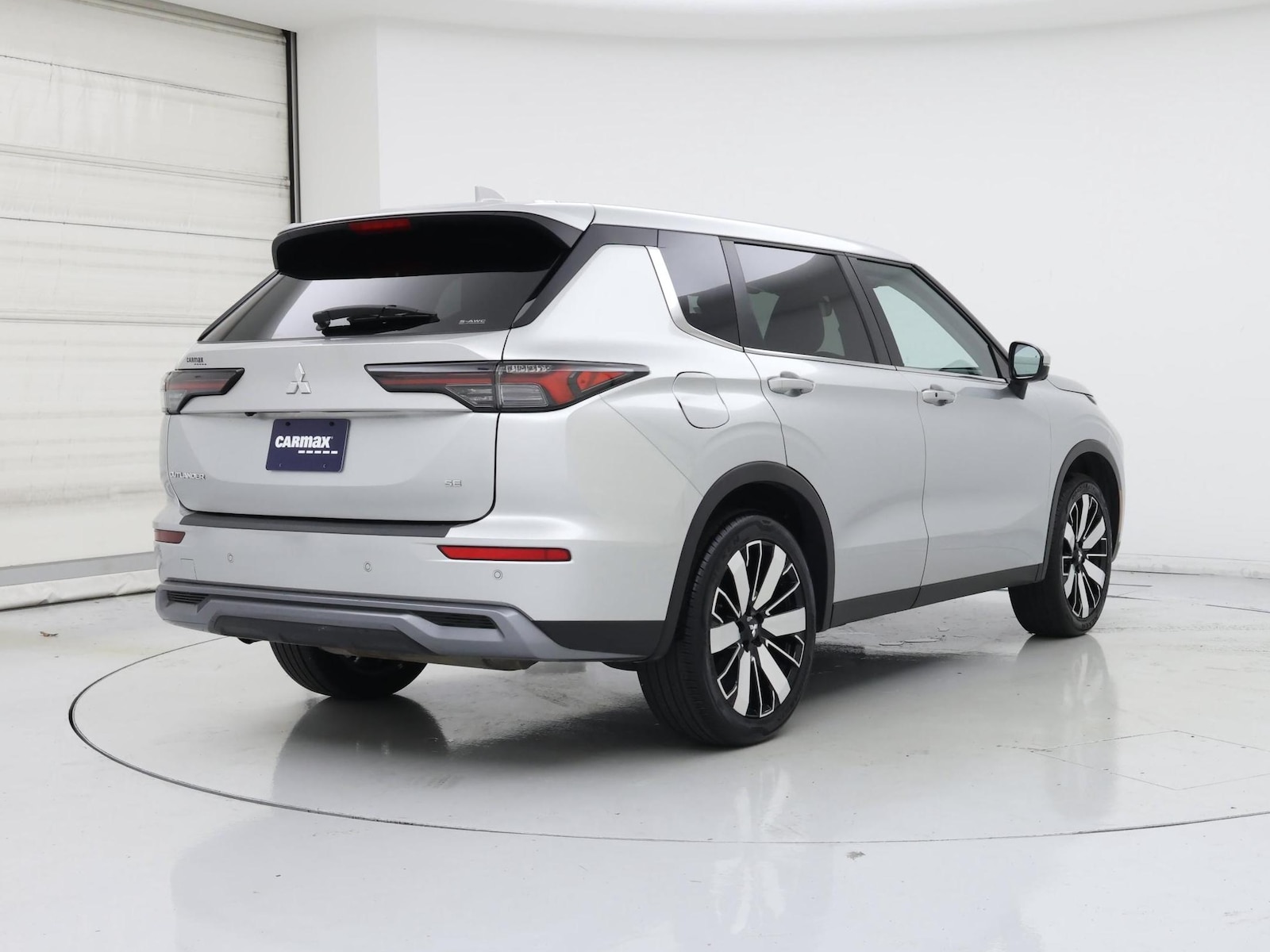 2025 Mitsubishi Outlander SE - Photo 9