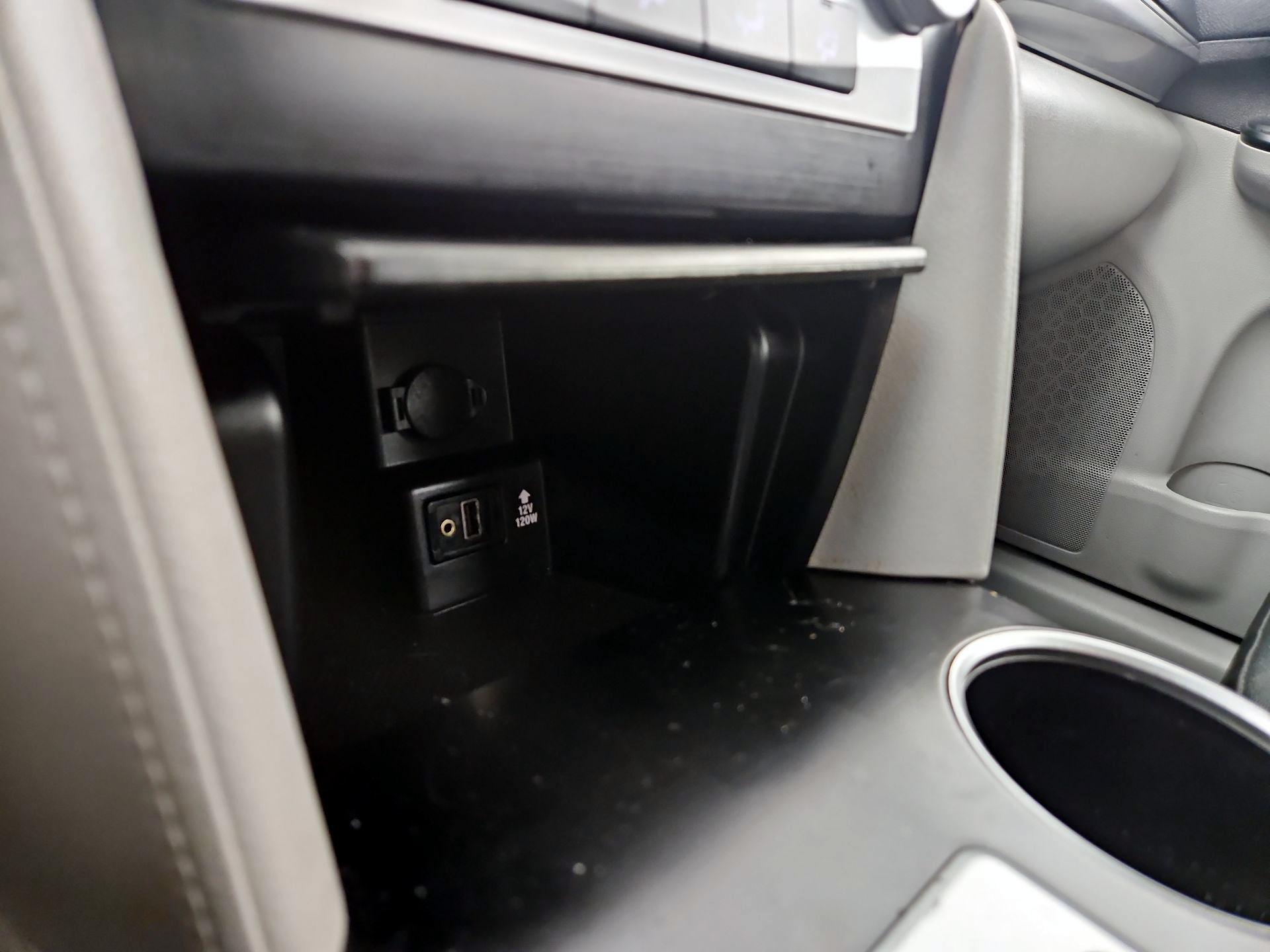 Thumbnail: 2014 Toyota Camry - 18