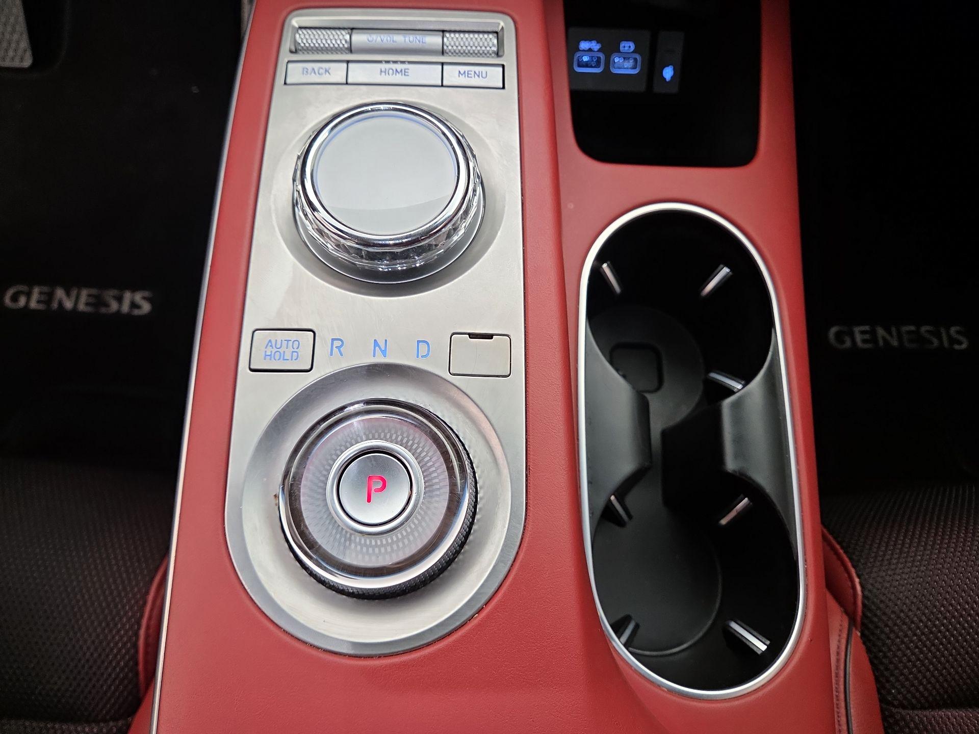 Thumbnail: 2022 Genesis GV70 - 18