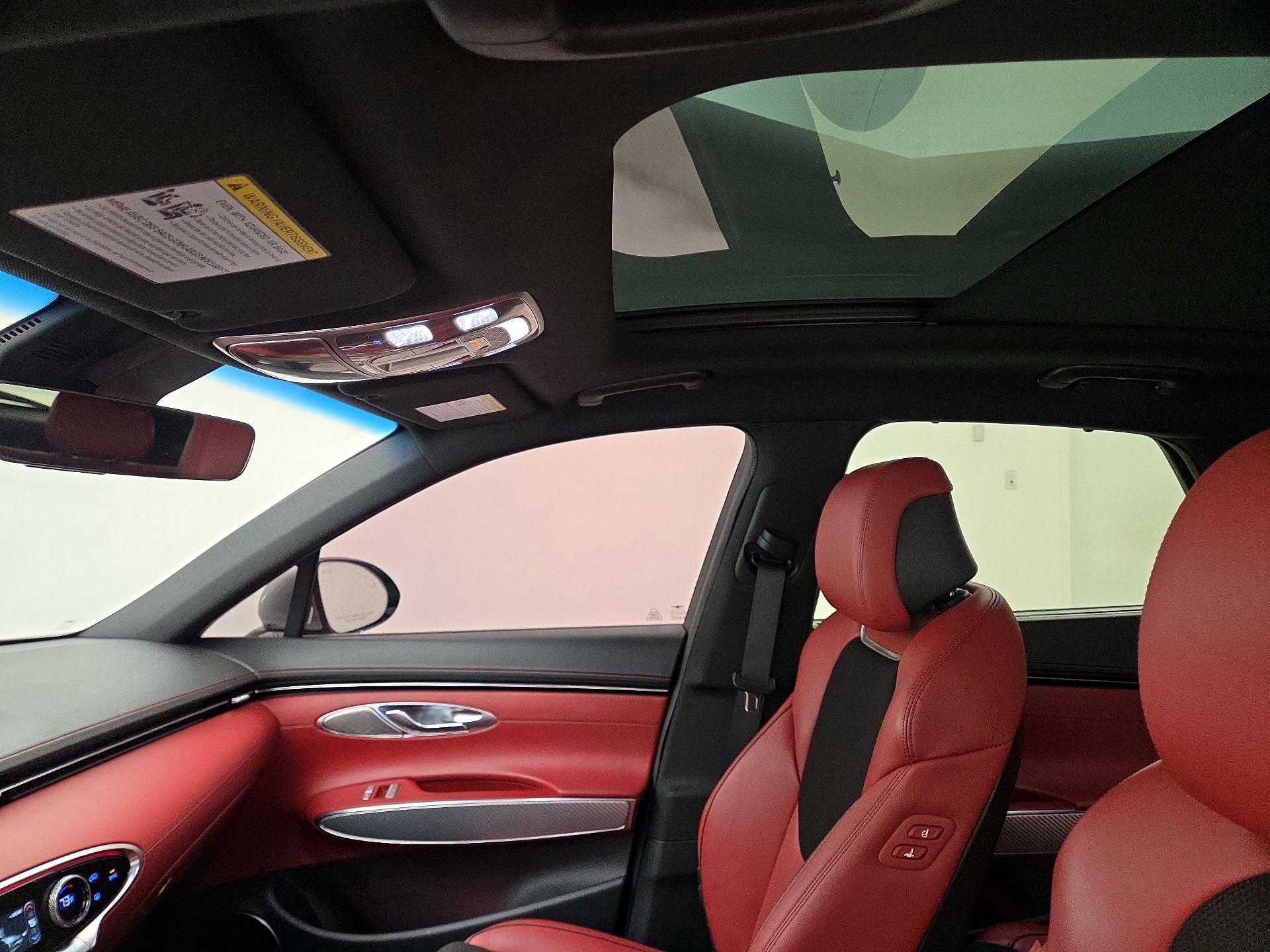 Thumbnail: 2022 Genesis GV70 - 20