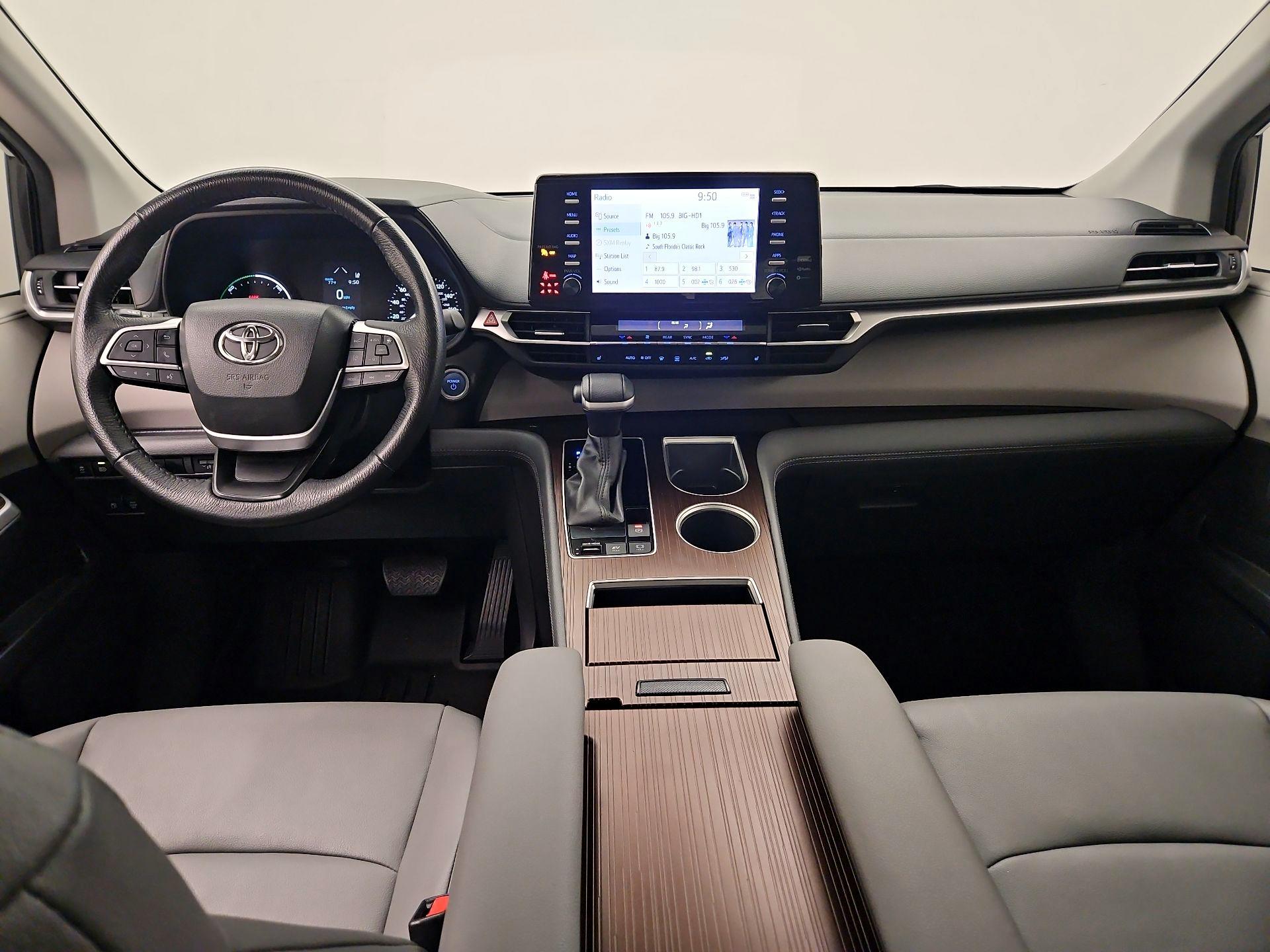 Thumbnail: 2023 Toyota Sienna - 9