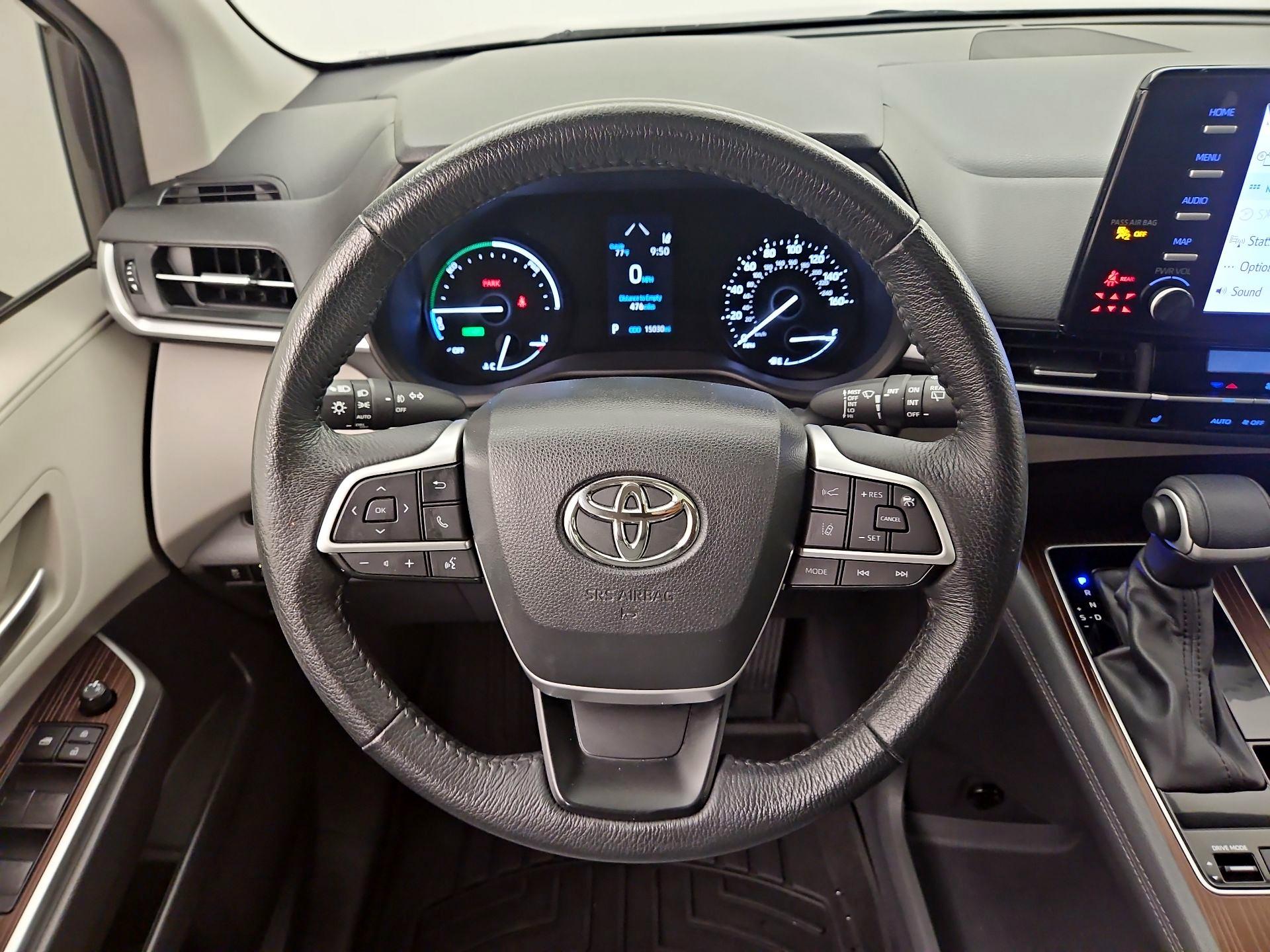 Thumbnail: 2023 Toyota Sienna - 10