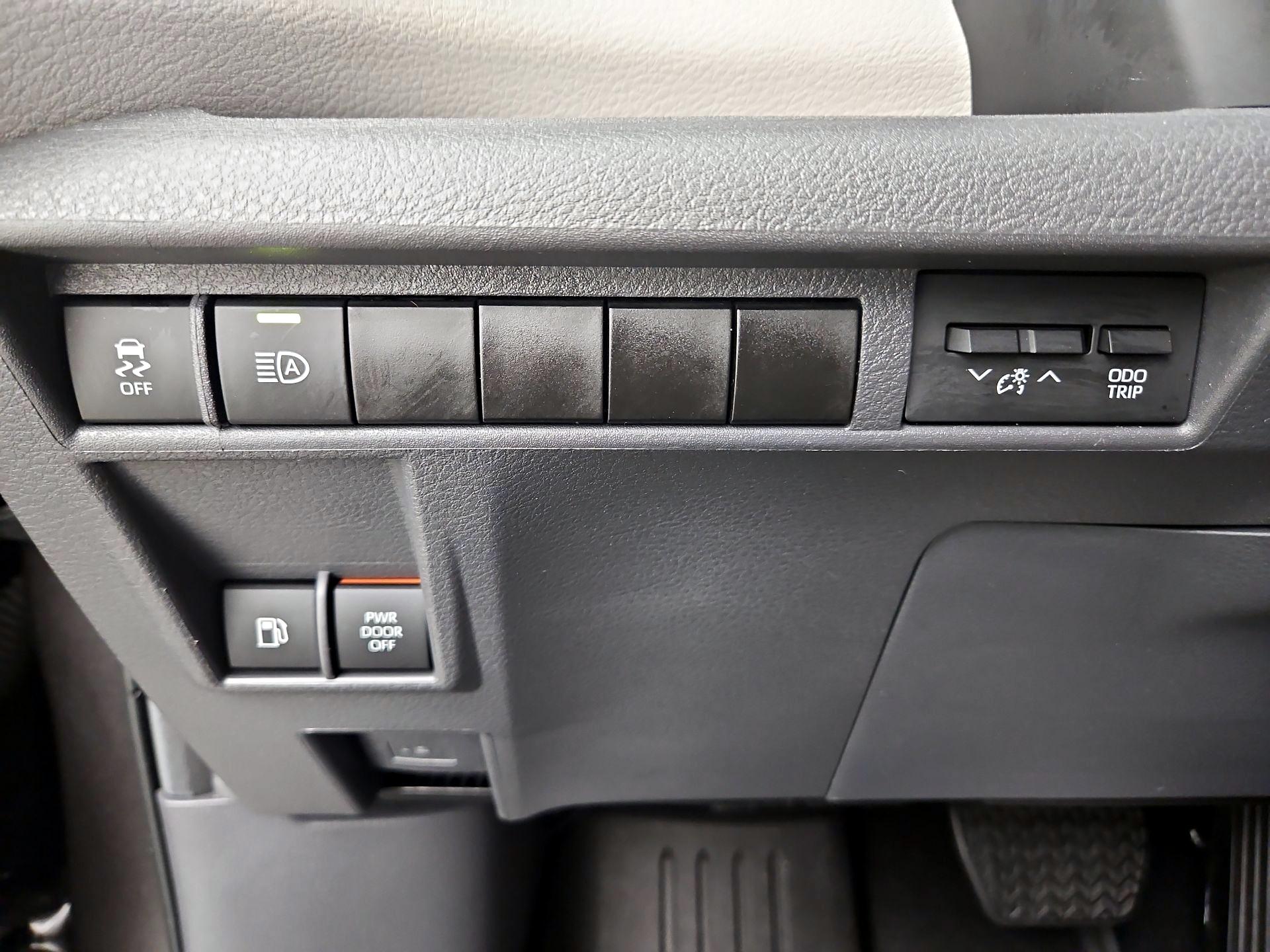 Thumbnail: 2023 Toyota Sienna - 13